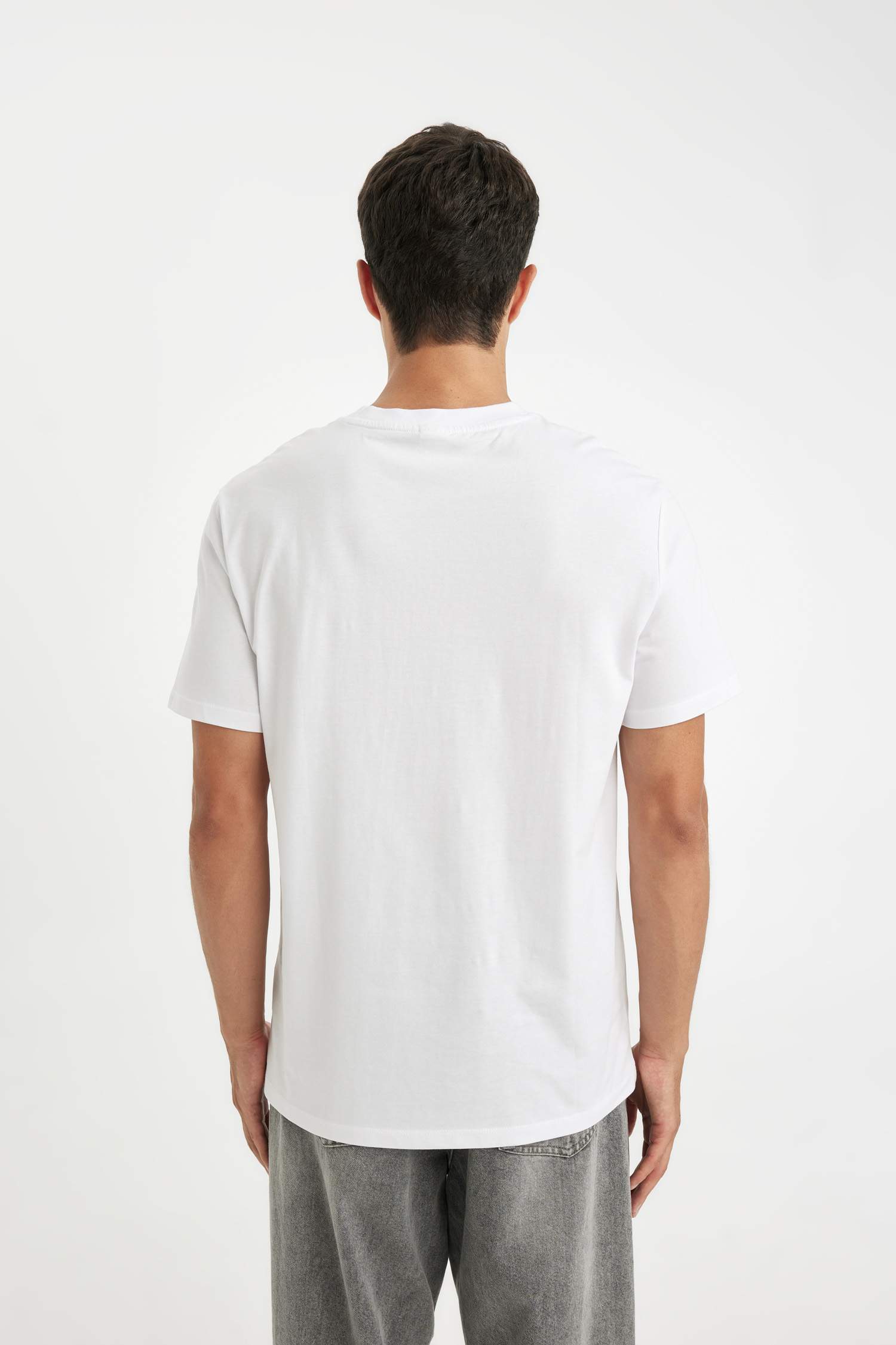 T-shirt basique en coton à col rond et manches courtes