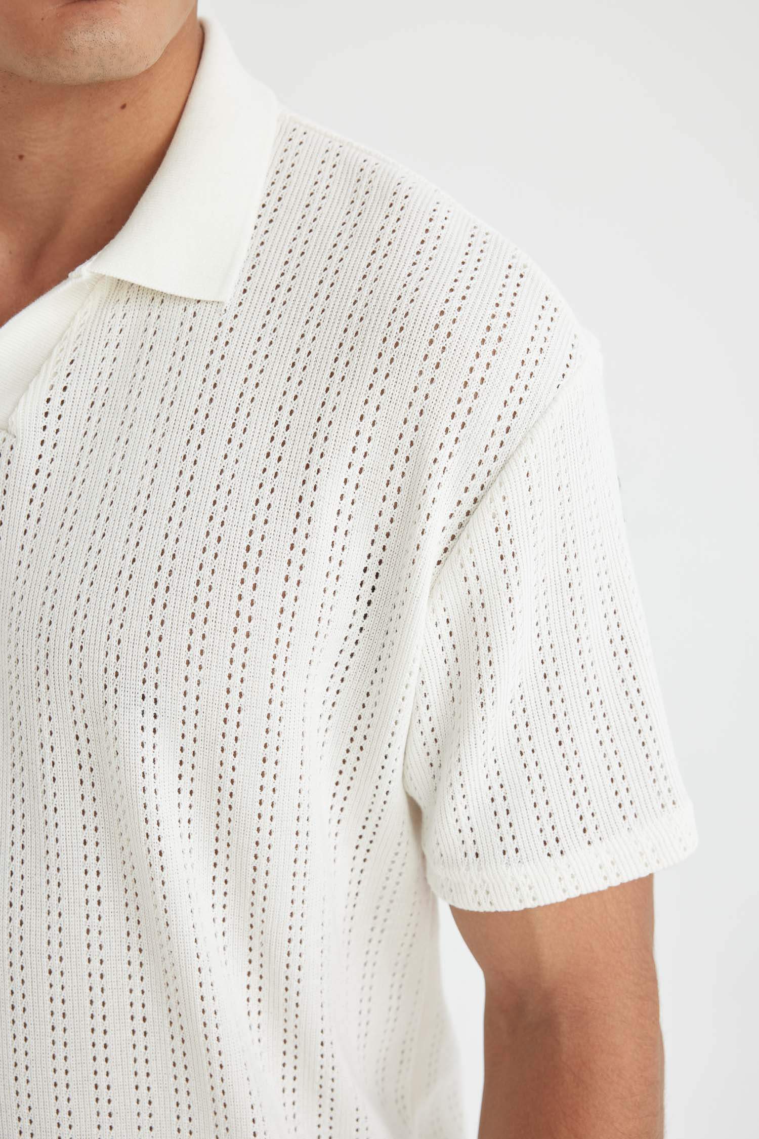 Regular Fit Kısa Kollu Dokulu Triko Polo Tişört