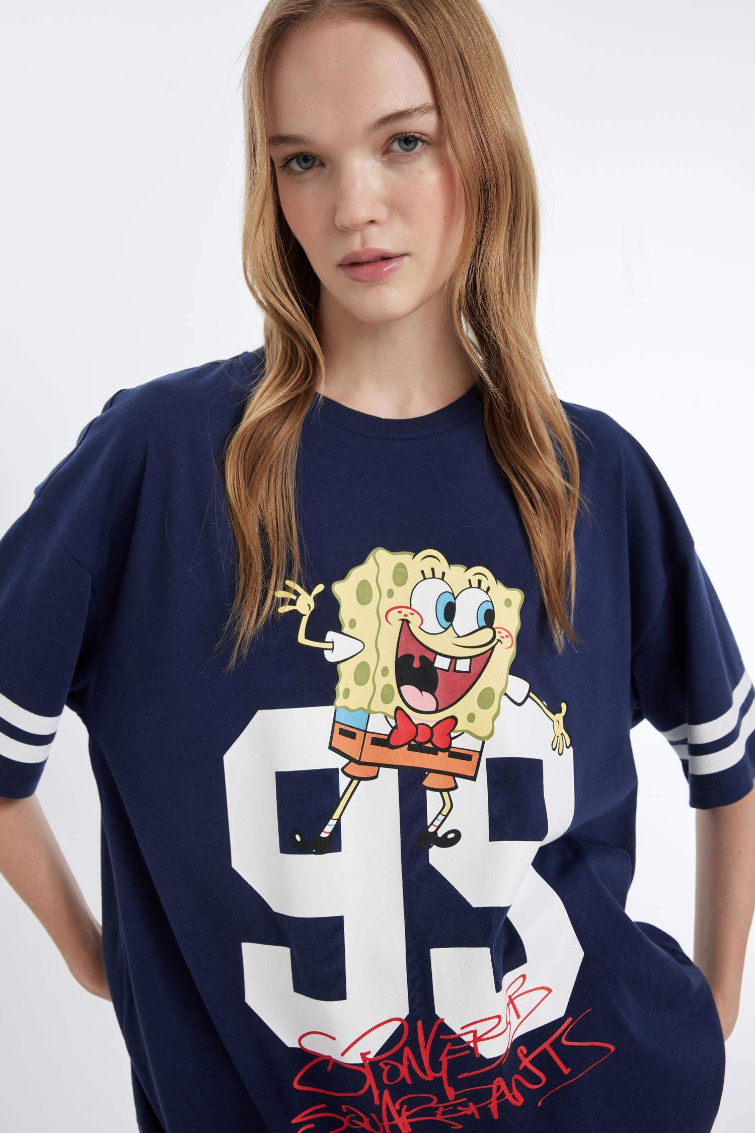 تيشيرت واسع نص كم مطبوع من سبونج بوب