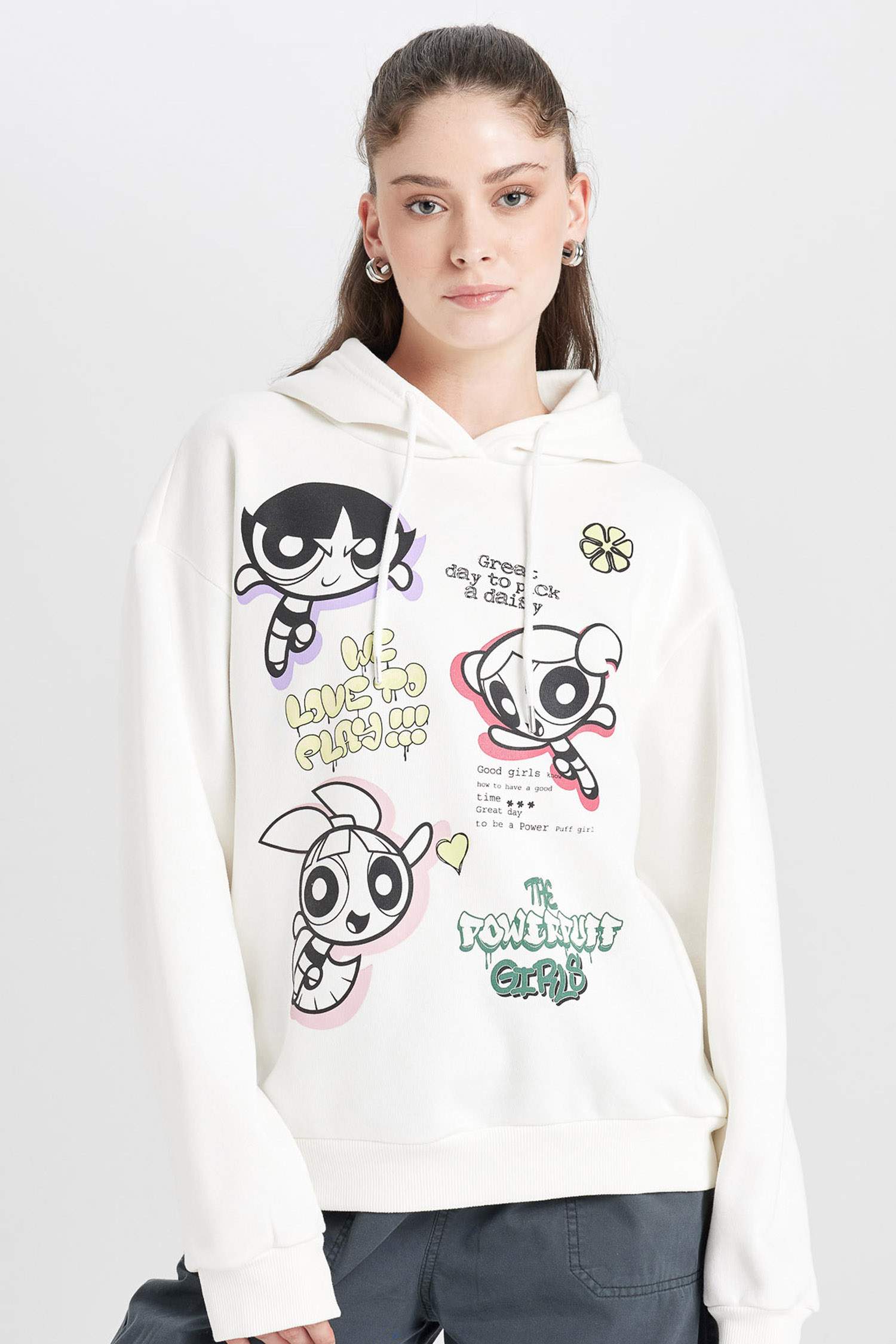 White WOMAN Oversize Fit PowerPuff Girls Licensed Printed Sweatshirt 3166627 DeFacto