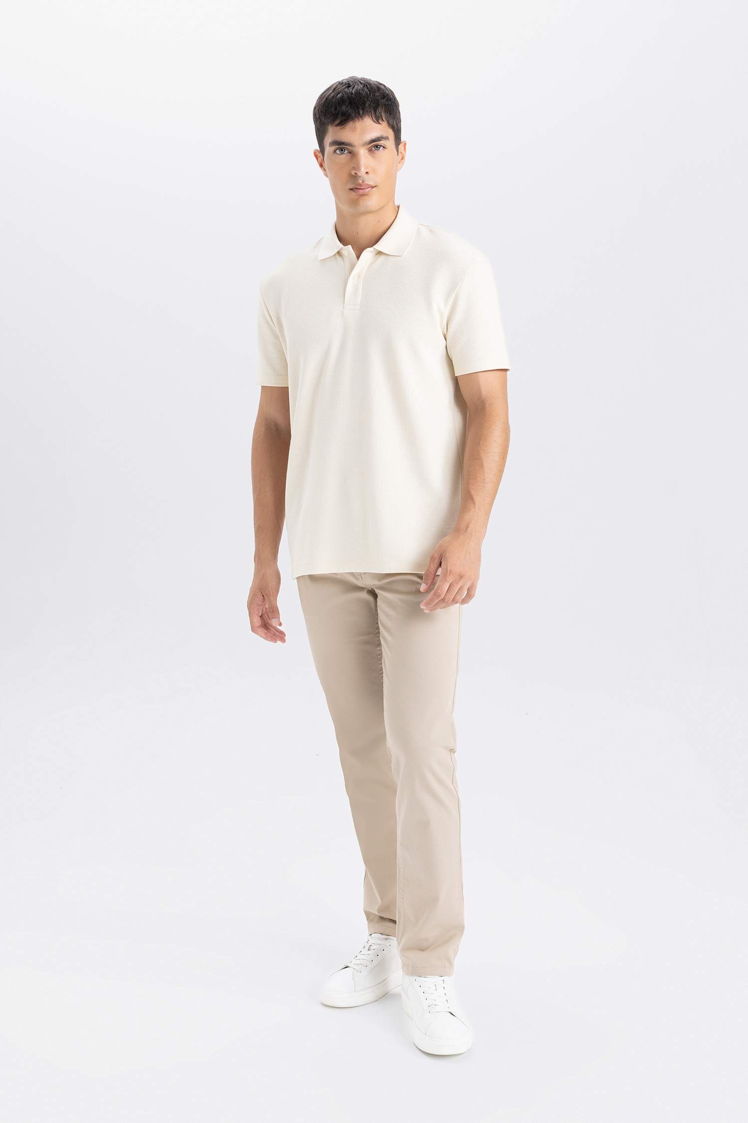 تي شيرت بولو نص كم قصة عادية