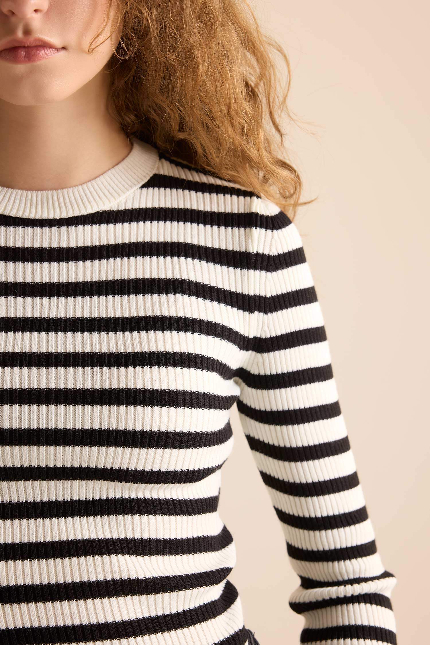 Fitted Bisiklet Yaka Çizgili Ribana Triko Kazak