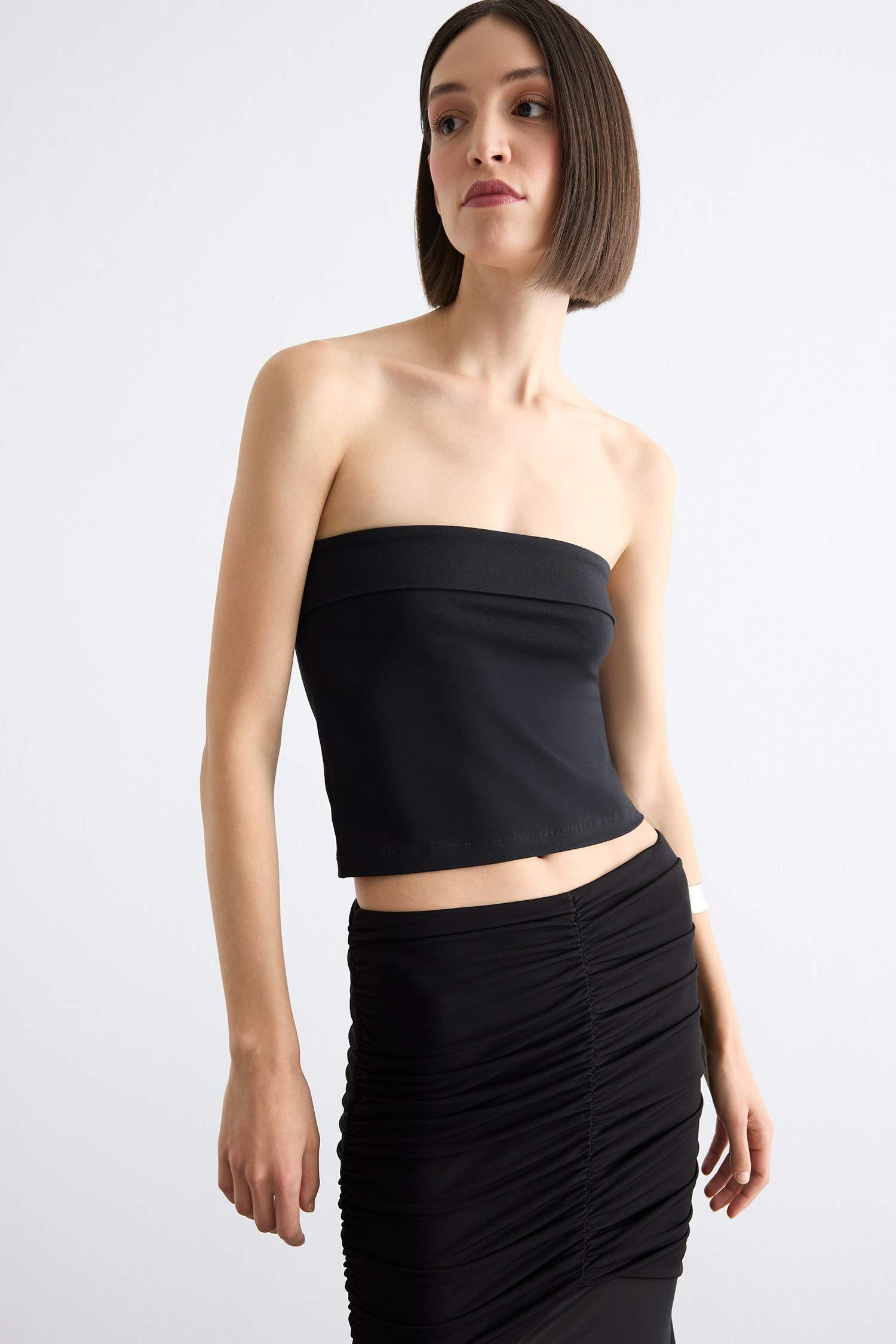 Fitted Strapless Blouse