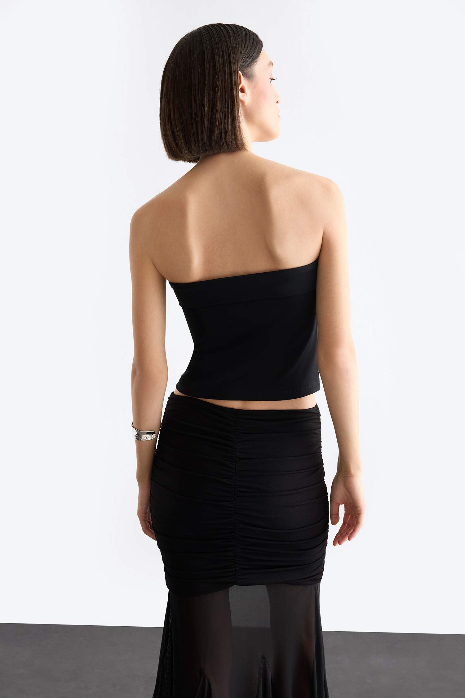 Fitted Strapless Blouse