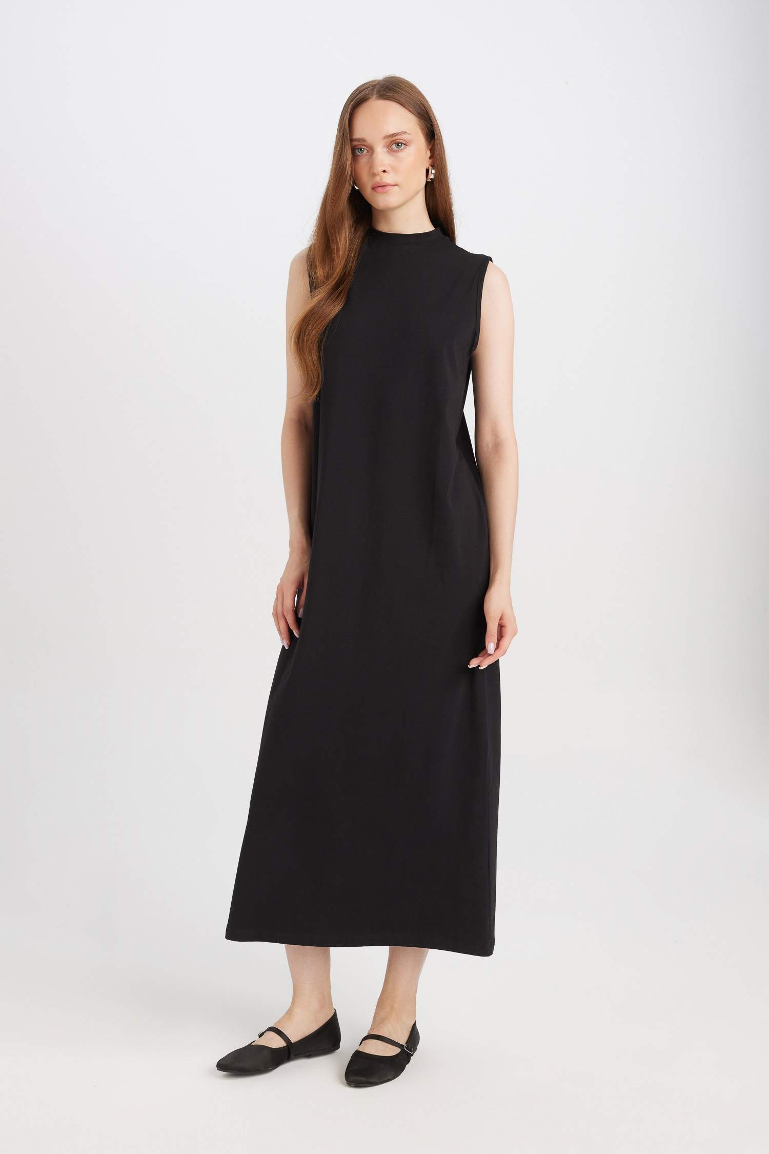 Regular Fit Yarım Balıkçı Yaka Basic Düz Kolsuz Maxi Elbise