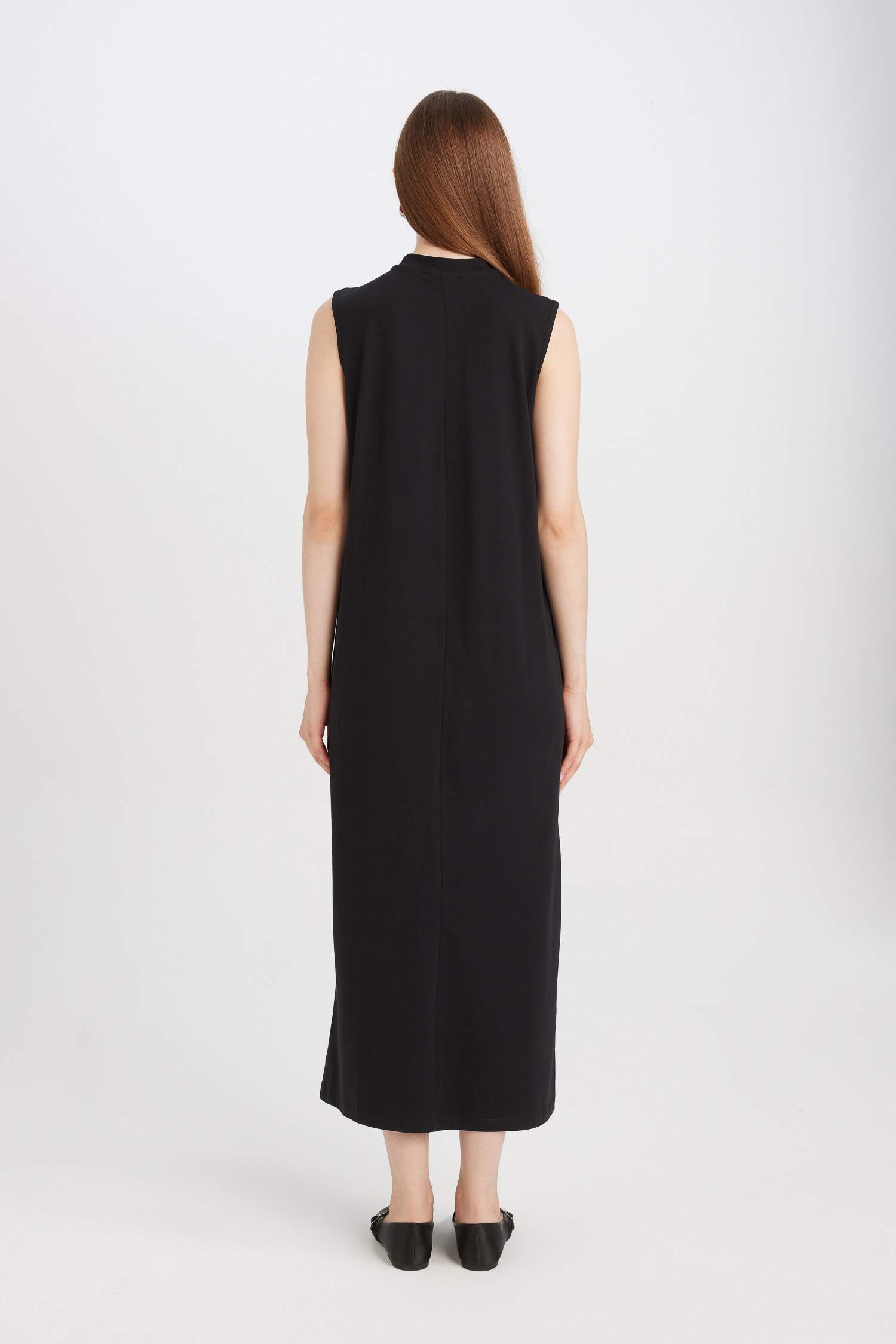 Regular Fit Yarım Balıkçı Yaka Basic Düz Kolsuz Maxi Elbise