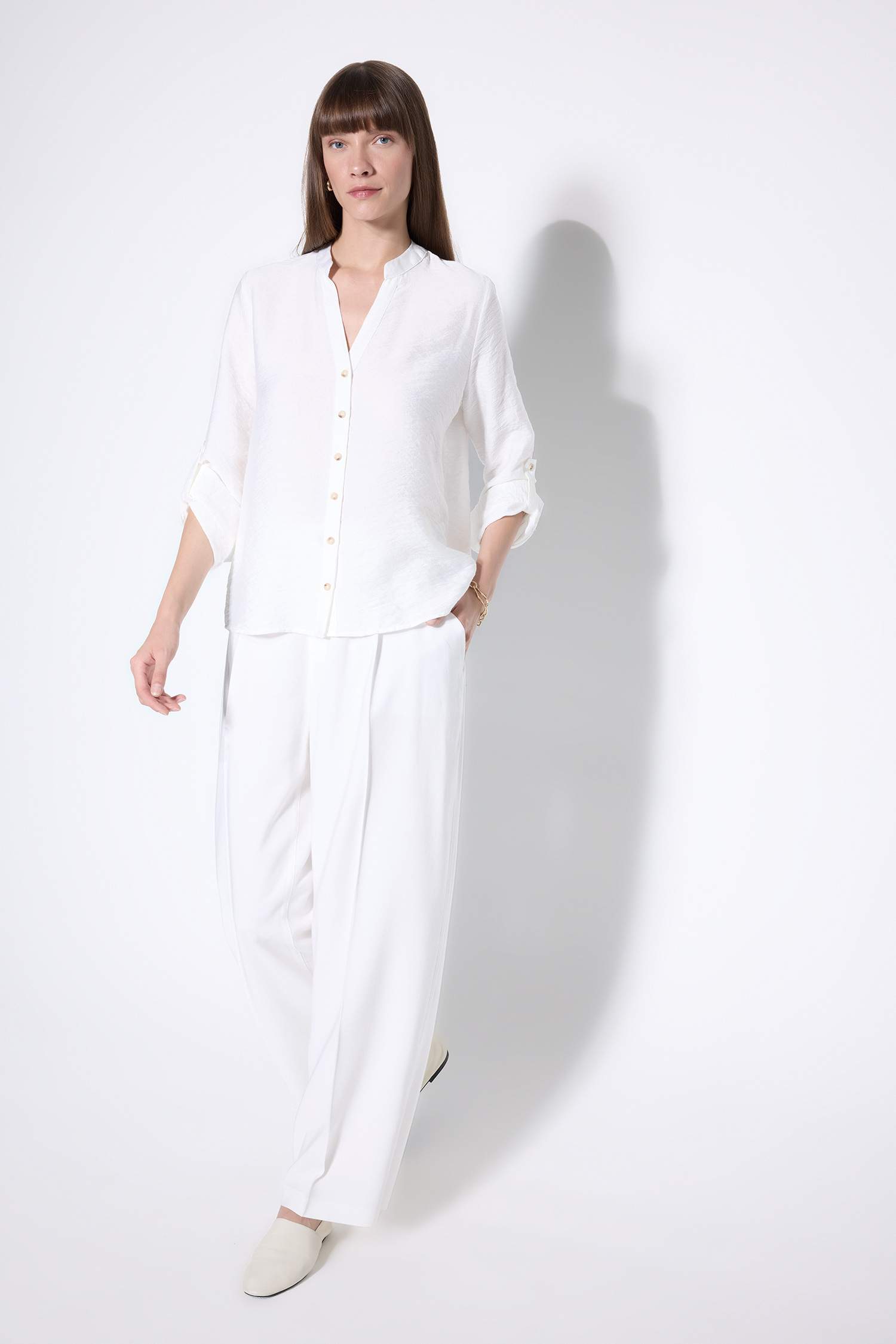 Apaş Yaka Basic Düz Katlamalı Düğmeli Uzun Kollu Beyaz Gömlek