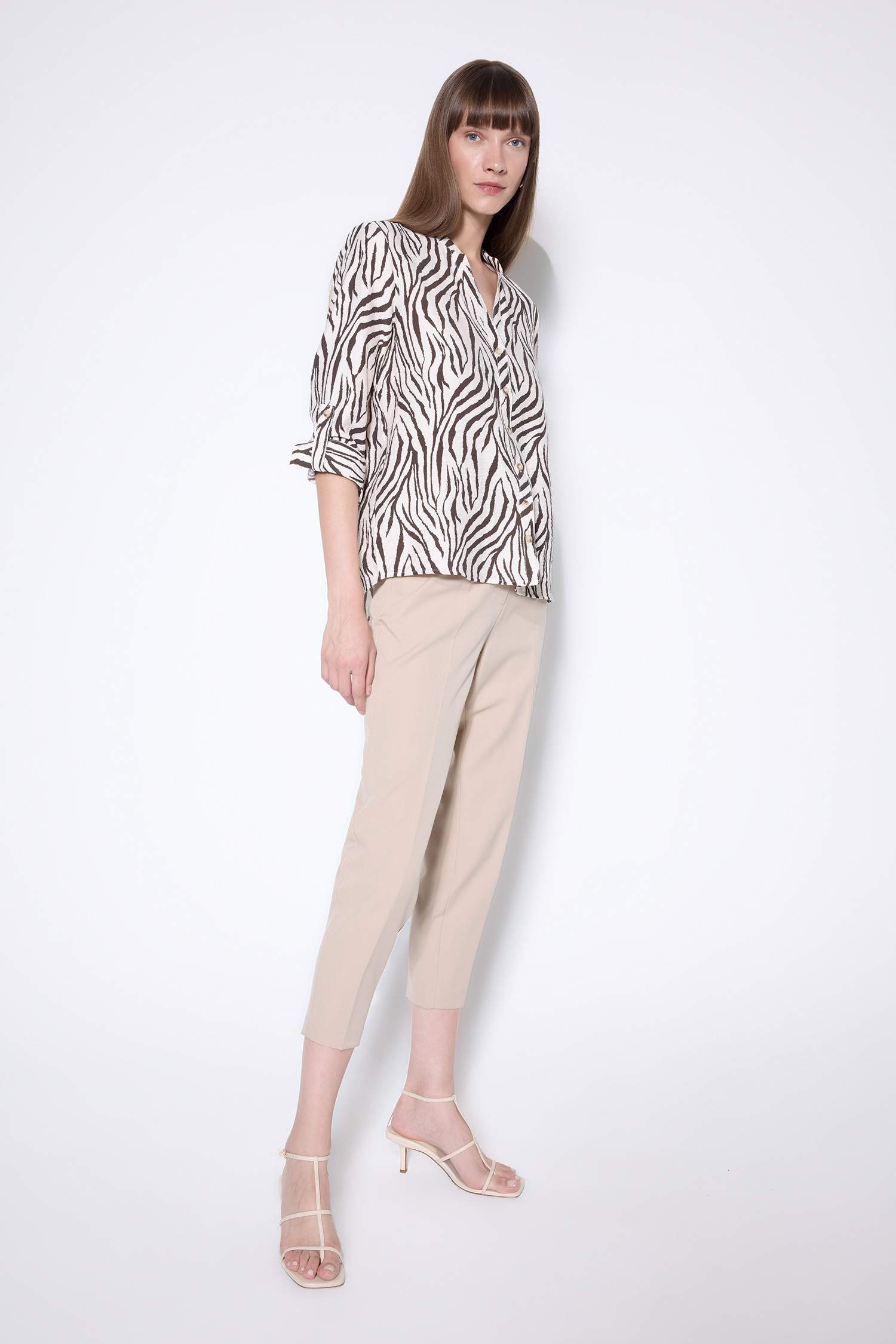 Regular Fit Apaş Yaka Desenli Katlamalı Kol Detaylı Düğmeli Uzun Kollu Gömlek