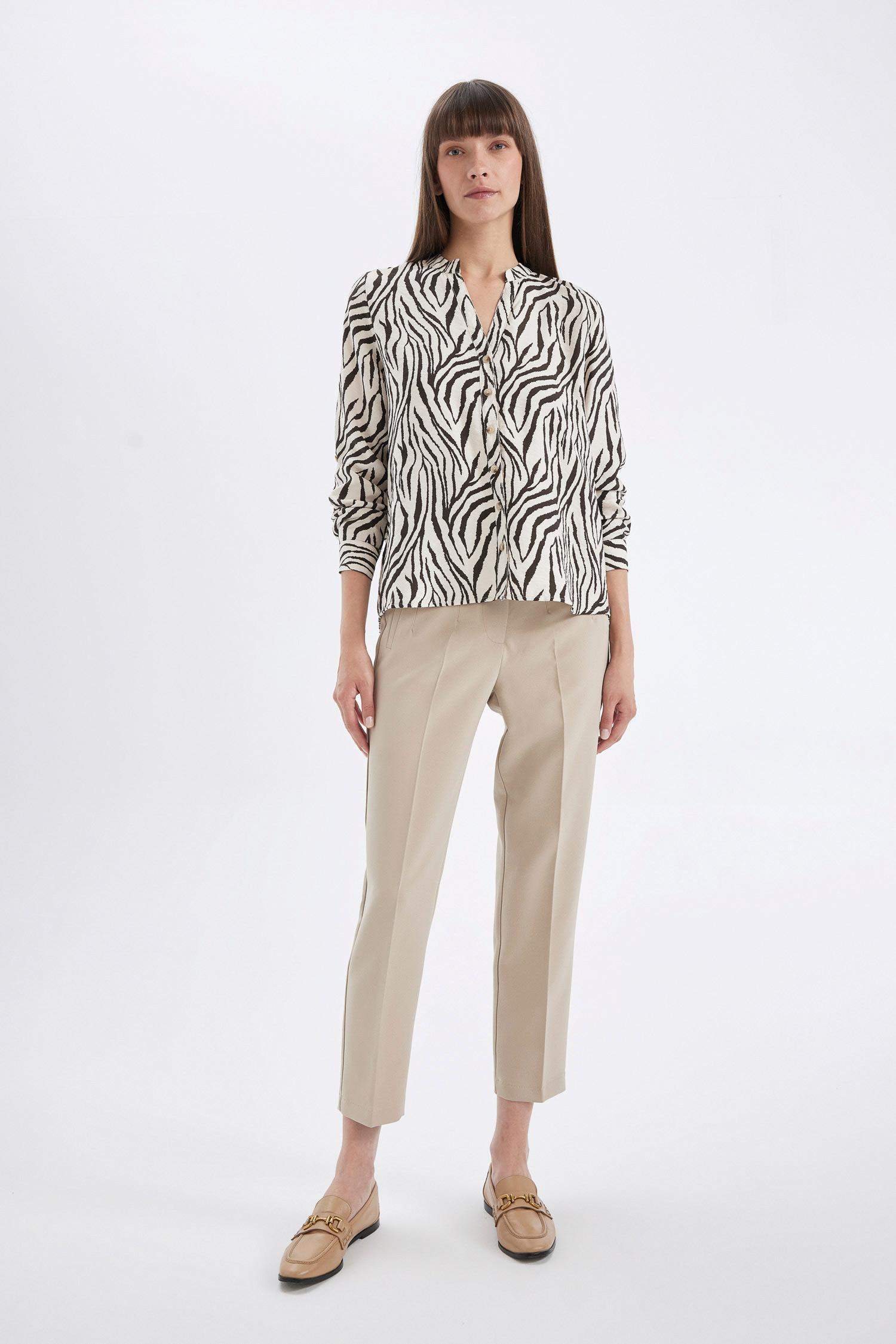 Regular Fit Apaş Yaka Desenli Katlamalı Kol Detaylı Düğmeli Uzun Kollu Gömlek