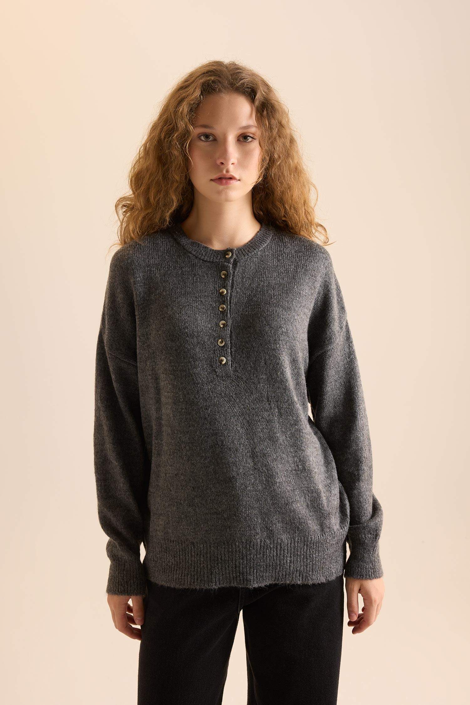 Oversize Geniş Kalıp Düğmeli Yaka Triko Kazak