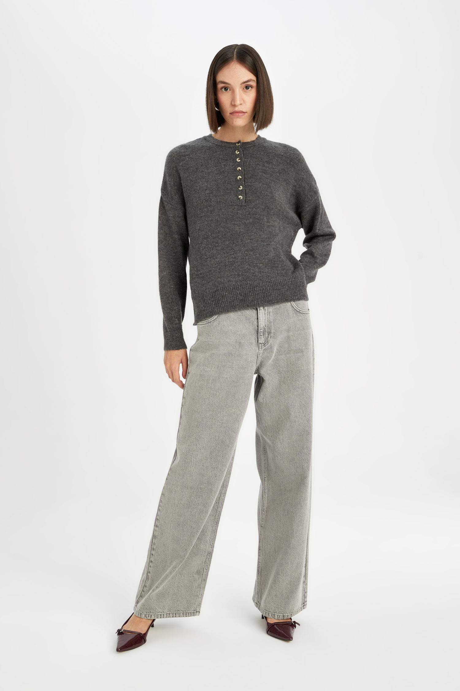 Oversize Geniş Kalıp Düğmeli Yaka Triko Kazak