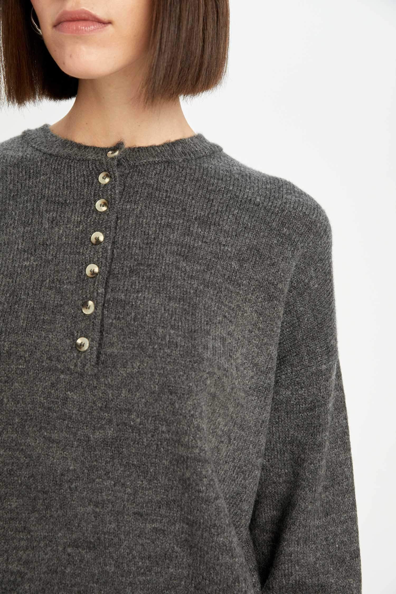 Oversize Geniş Kalıp Düğmeli Yaka Triko Kazak