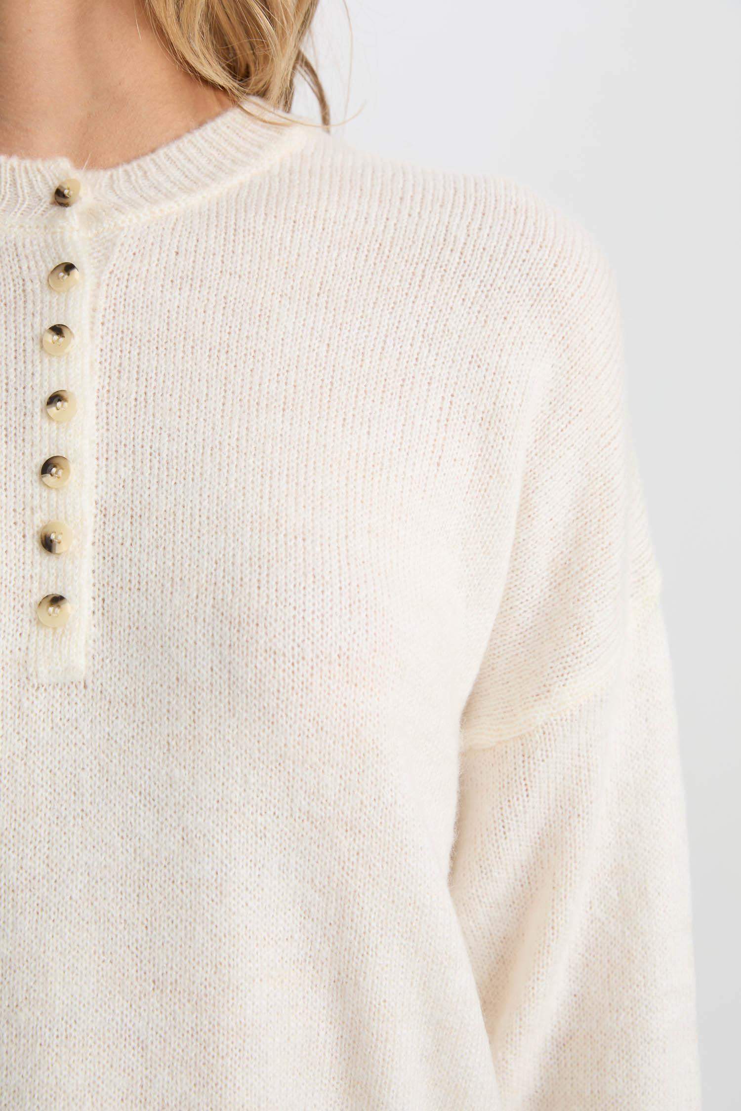 Oversize Geniş Kalıp Düğmeli Yaka Triko Kazak