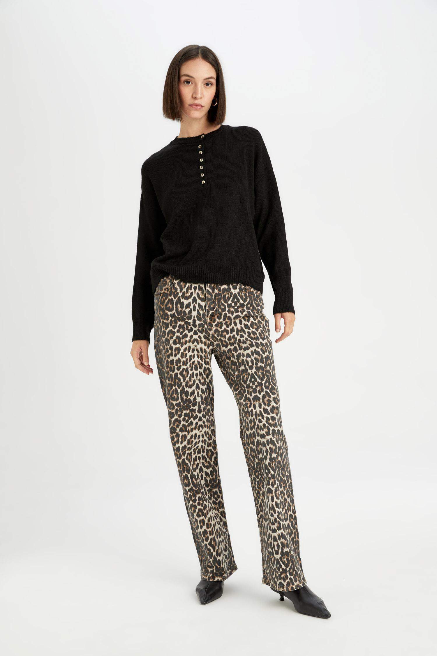 Oversize Geniş Kalıp Düğmeli Yaka Triko Kazak