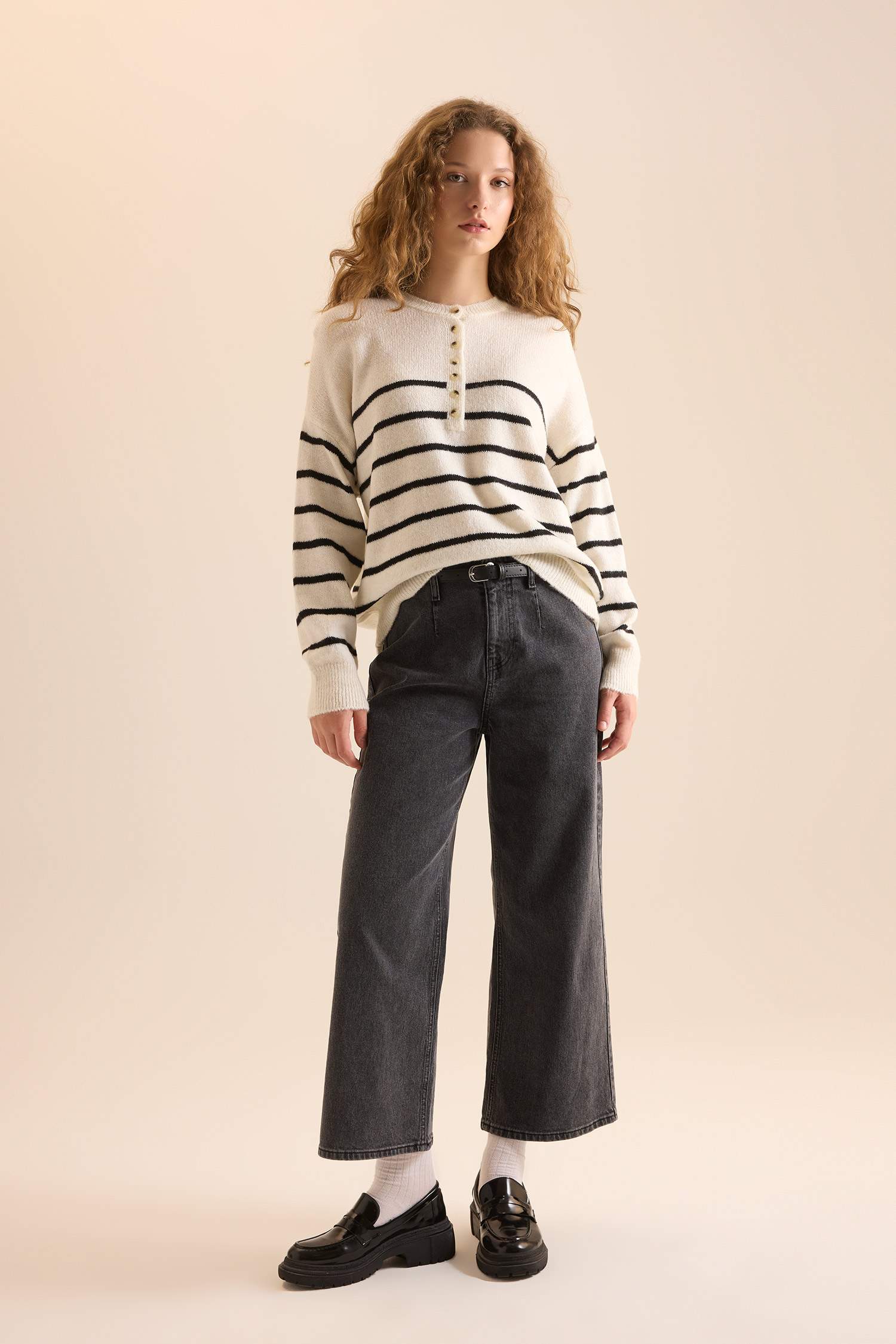 Oversize Geniş Kalıp Düğmeli Yaka Çizgili Triko Kazak