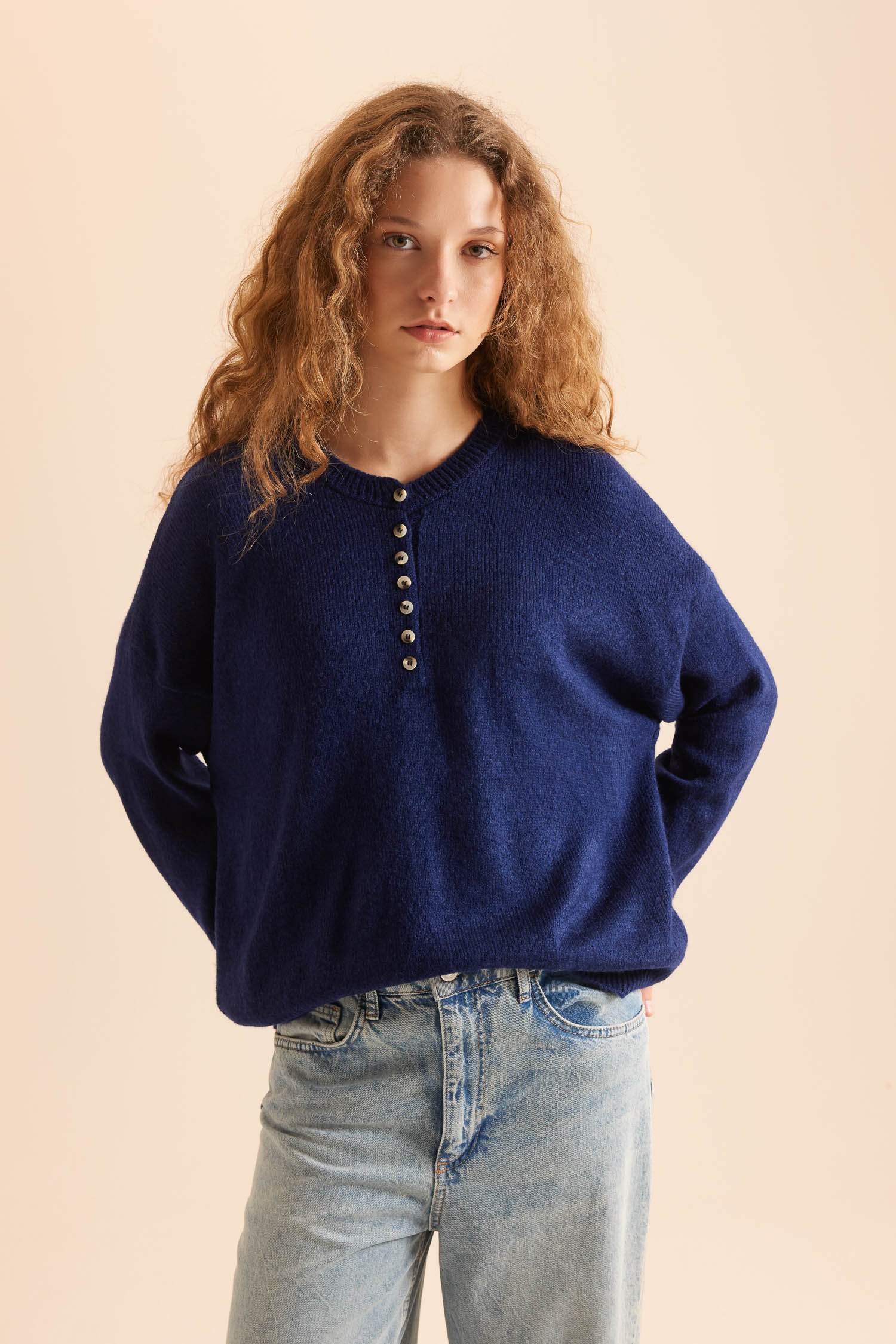 Oversize Geniş Kalıp Düğmeli Yaka Triko Kazak