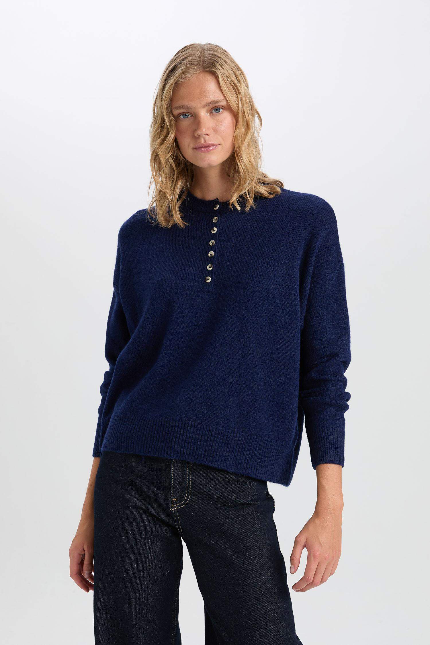 Oversize Geniş Kalıp Düğmeli Yaka Triko Kazak