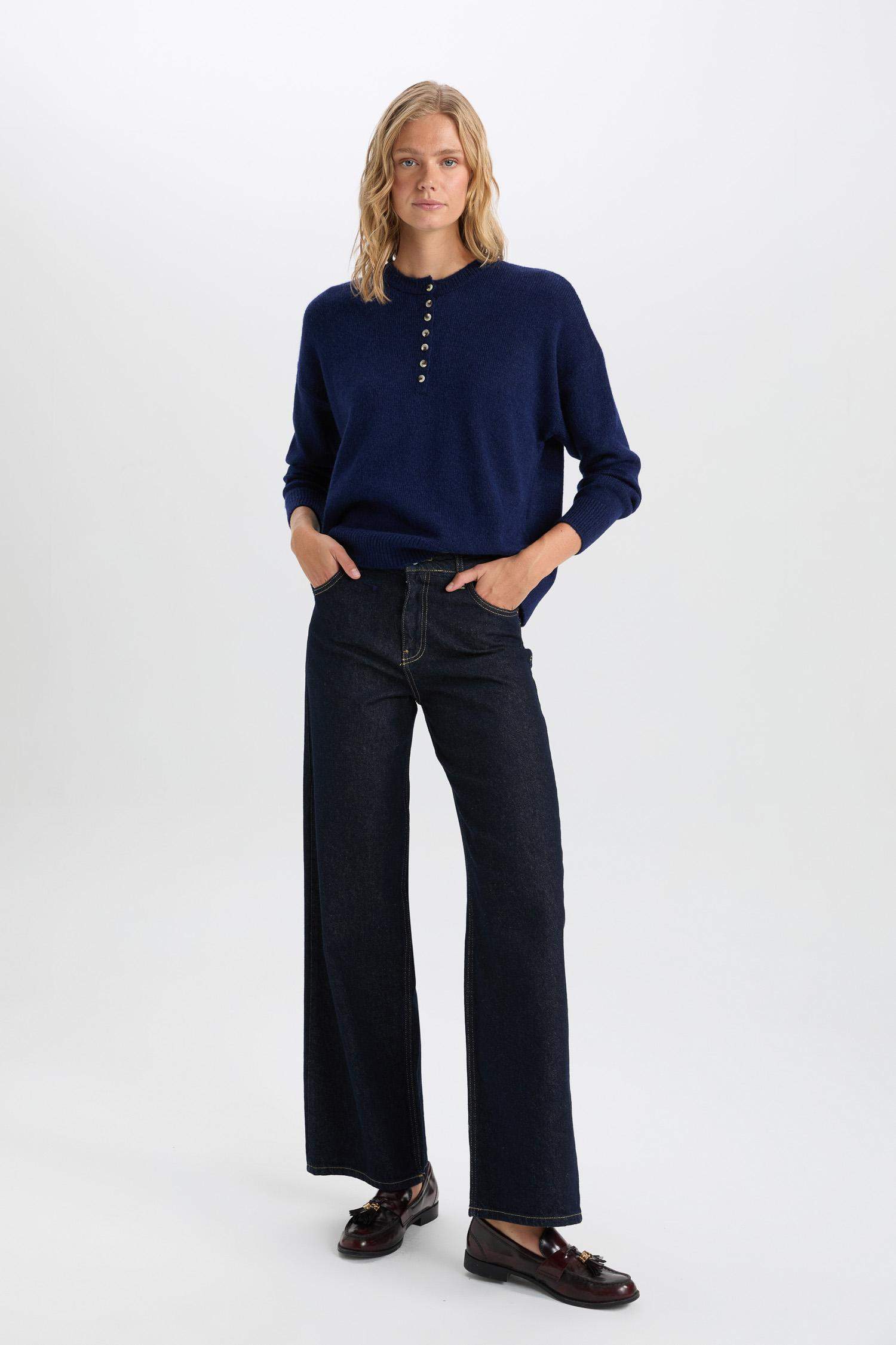 Oversize Geniş Kalıp Düğmeli Yaka Triko Kazak