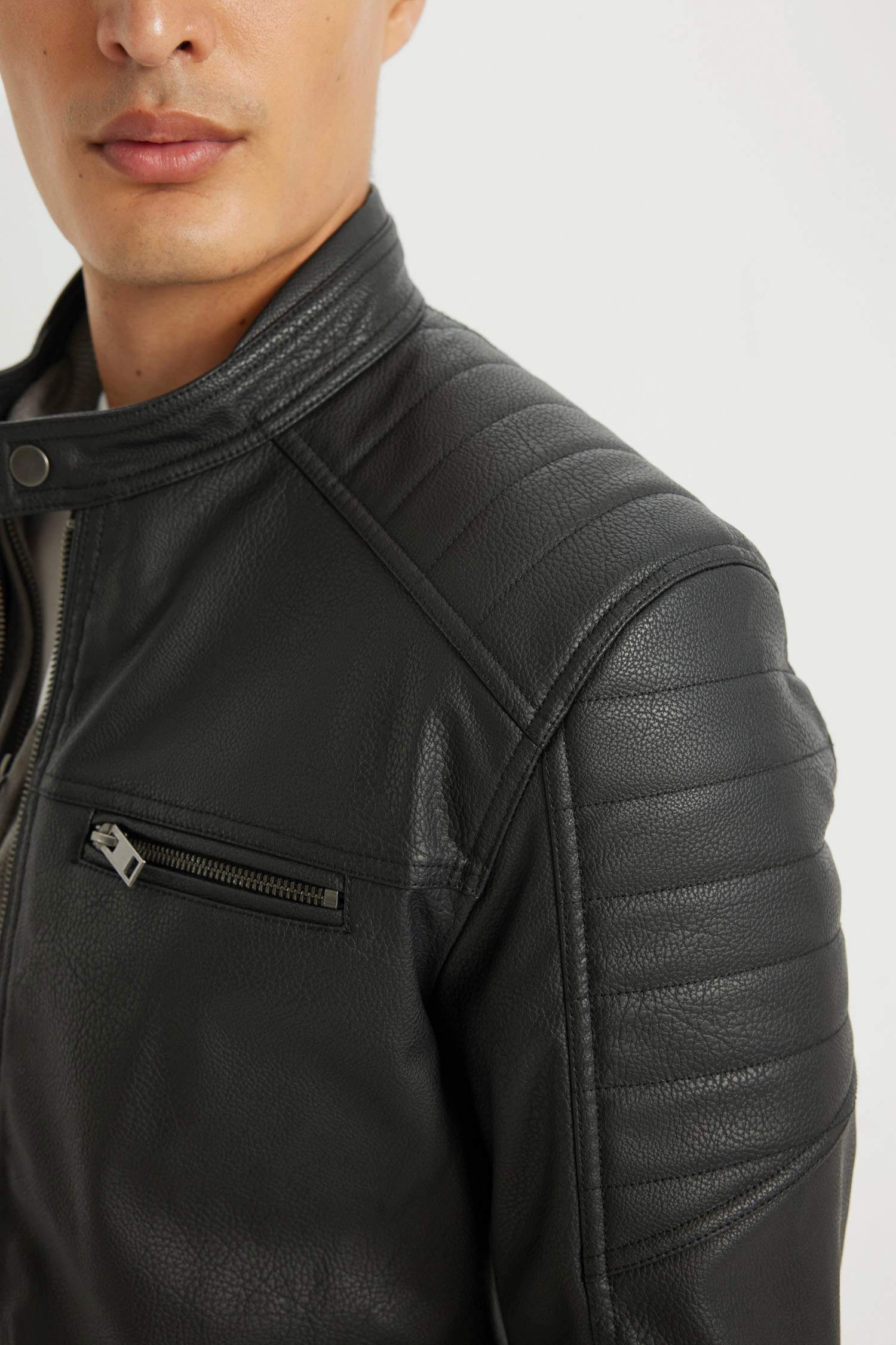 جاكيت خفيف جلد صناعي سليم فيت بياخة عالية