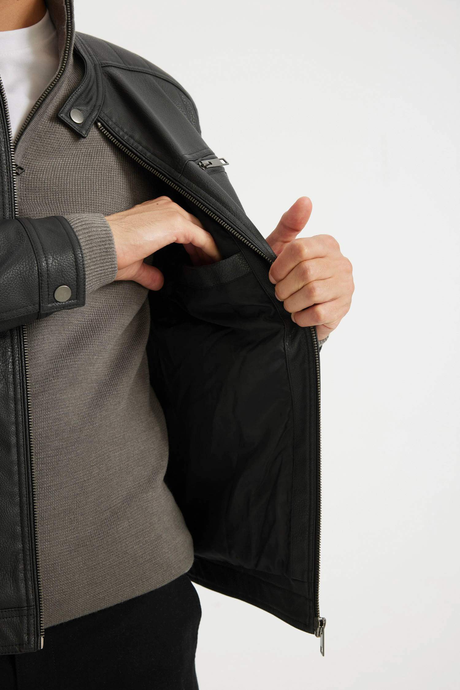 جاكيت خفيف جلد صناعي سليم فيت بياخة عالية