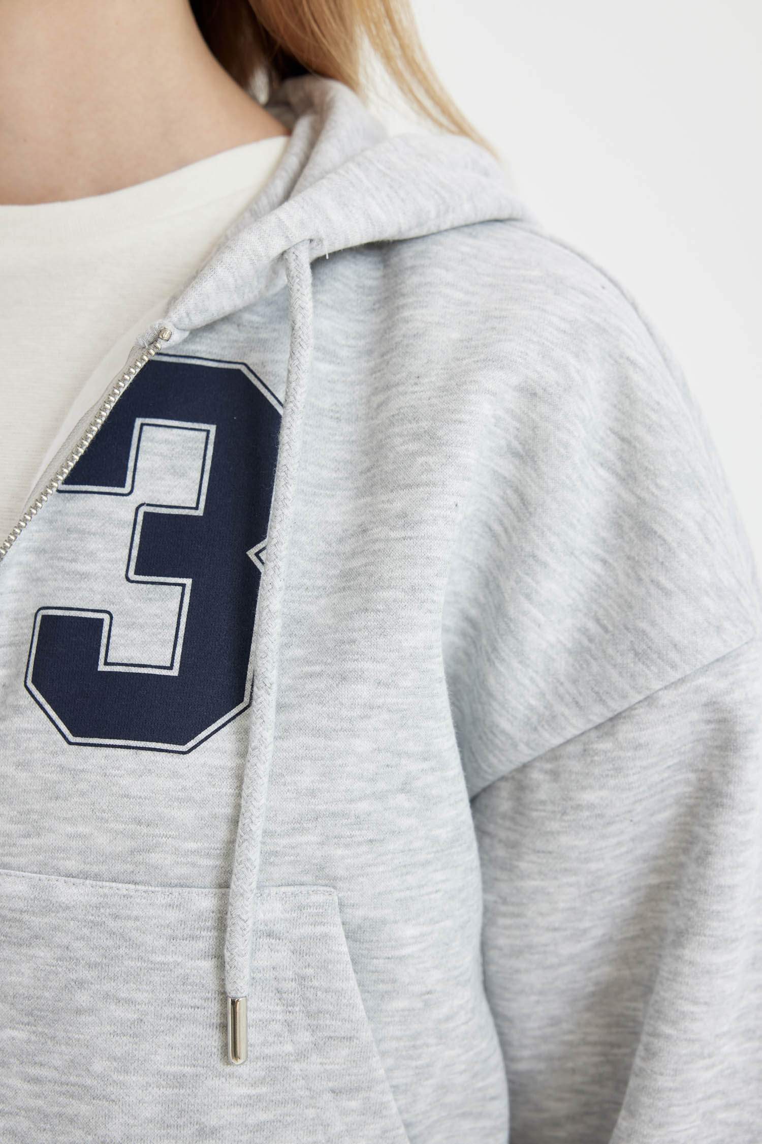 Oversize Geniş Kalıp Kapüşonlu Sırt Baskılı Cepli Kalın Fermuarlı Sweatshirt