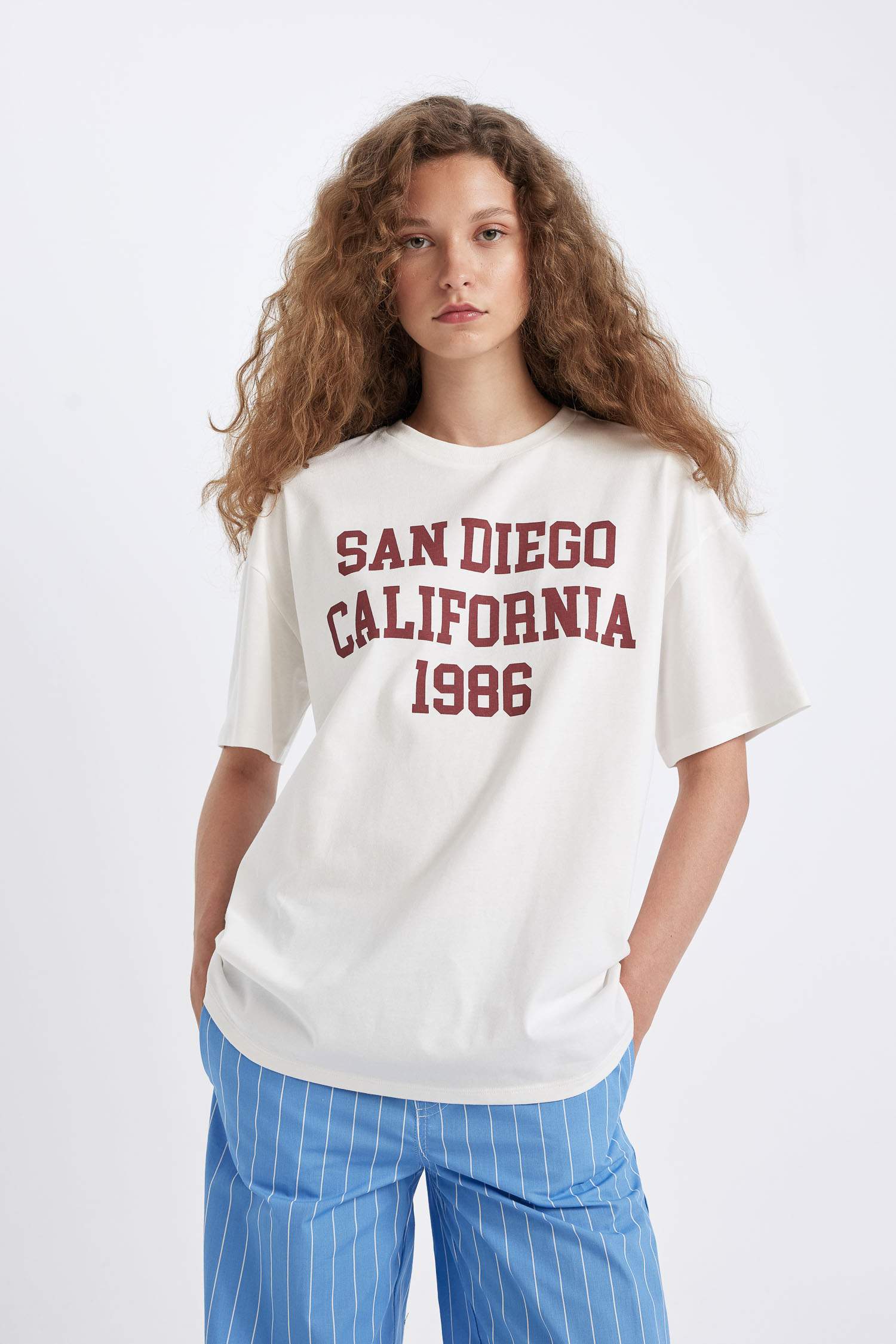 Oversize Geniş Kalıp Bisiklet Yaka Baskılı Kısa Kollu Tişört