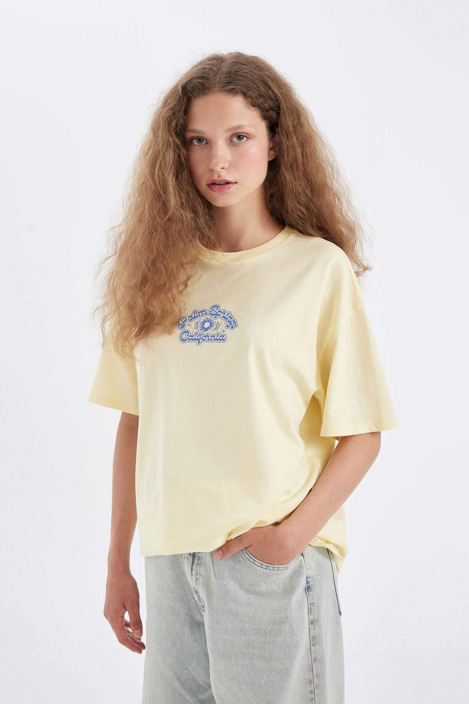 Oversize Geniş Kalıp Bisiklet Yaka Sırt Baskılı Kısa Kollu Tişört