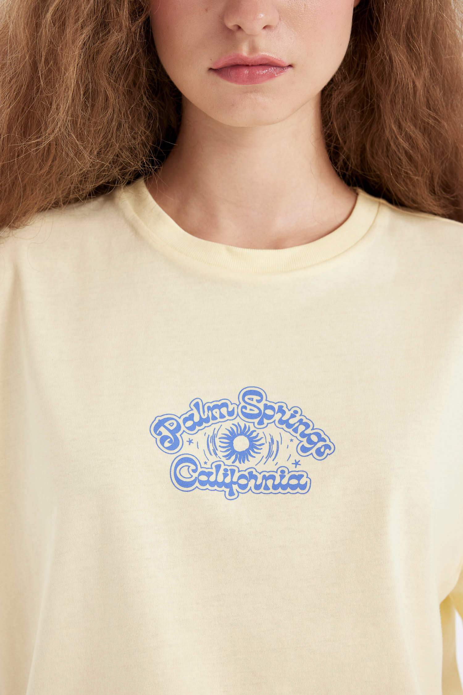 Oversize Geniş Kalıp Bisiklet Yaka Sırt Baskılı Kısa Kollu Tişört