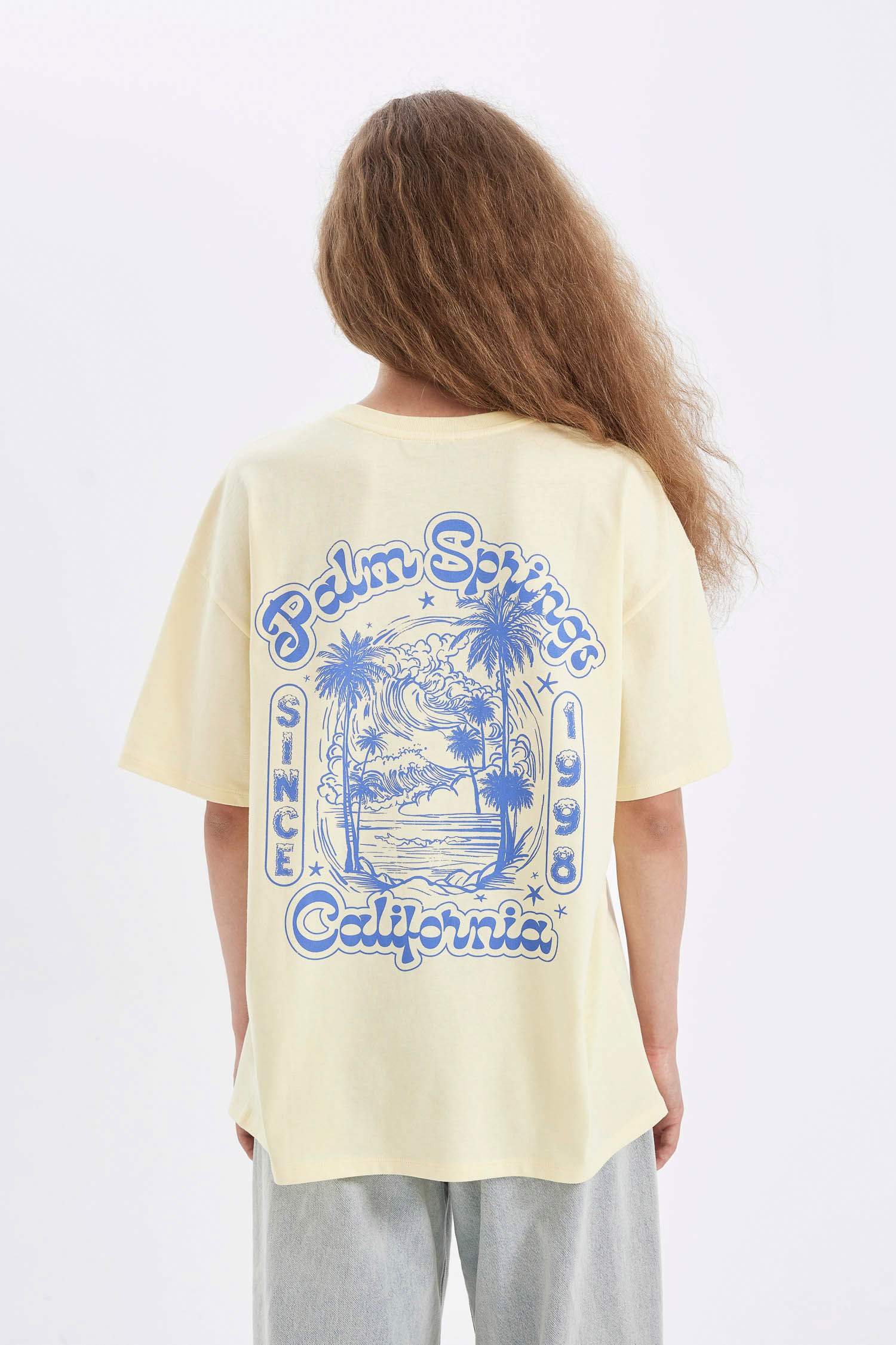 Oversize Geniş Kalıp Bisiklet Yaka Sırt Baskılı Kısa Kollu Tişört