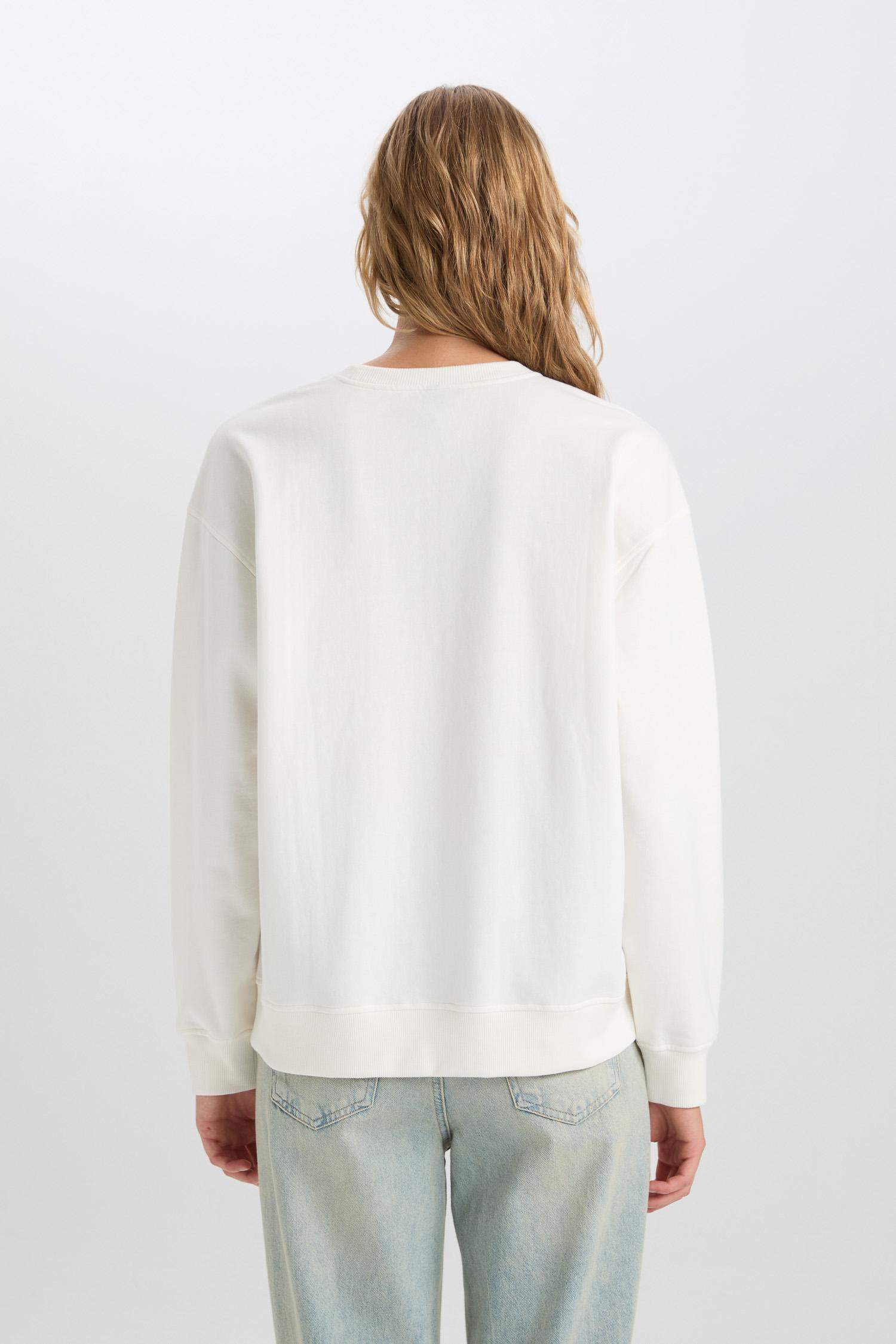 سويت شيرت خفيف قصة مريحة برقبة مستديرة