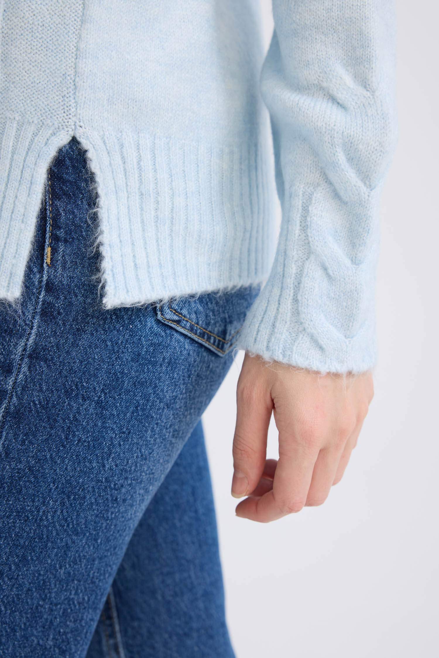 Regular Fit Bisiklet Yaka Saç Örgülü Triko Kazak