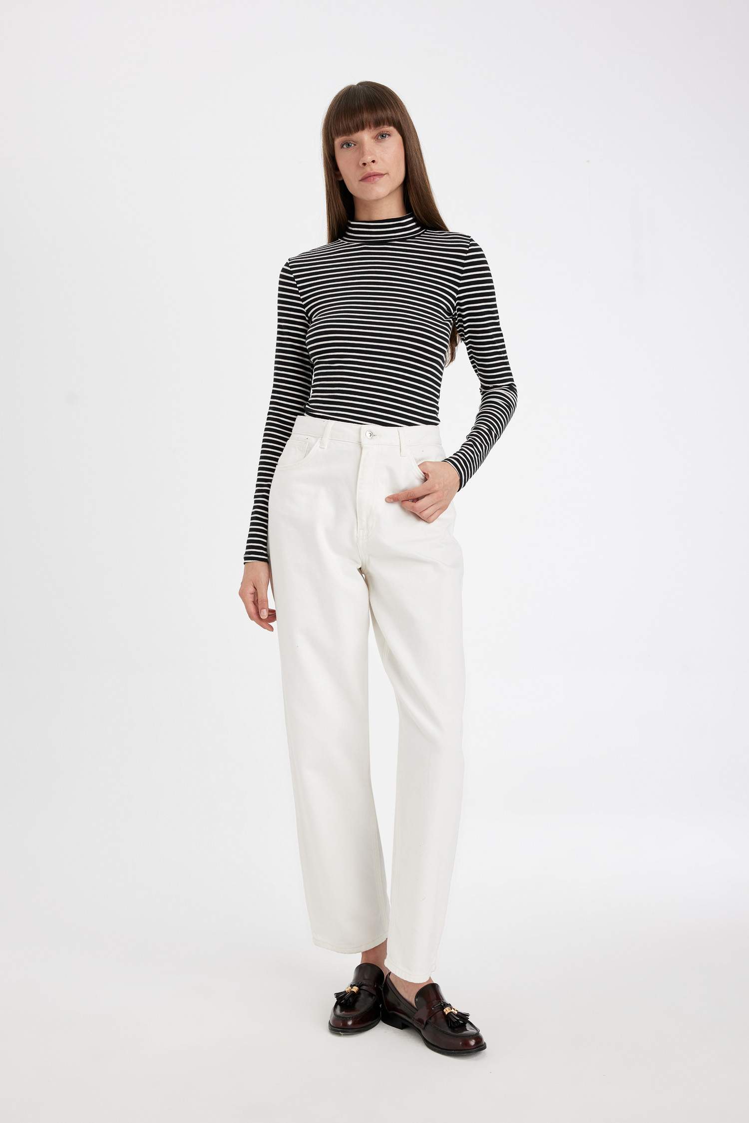 Кофта приталенного кроя с длинным рукавом