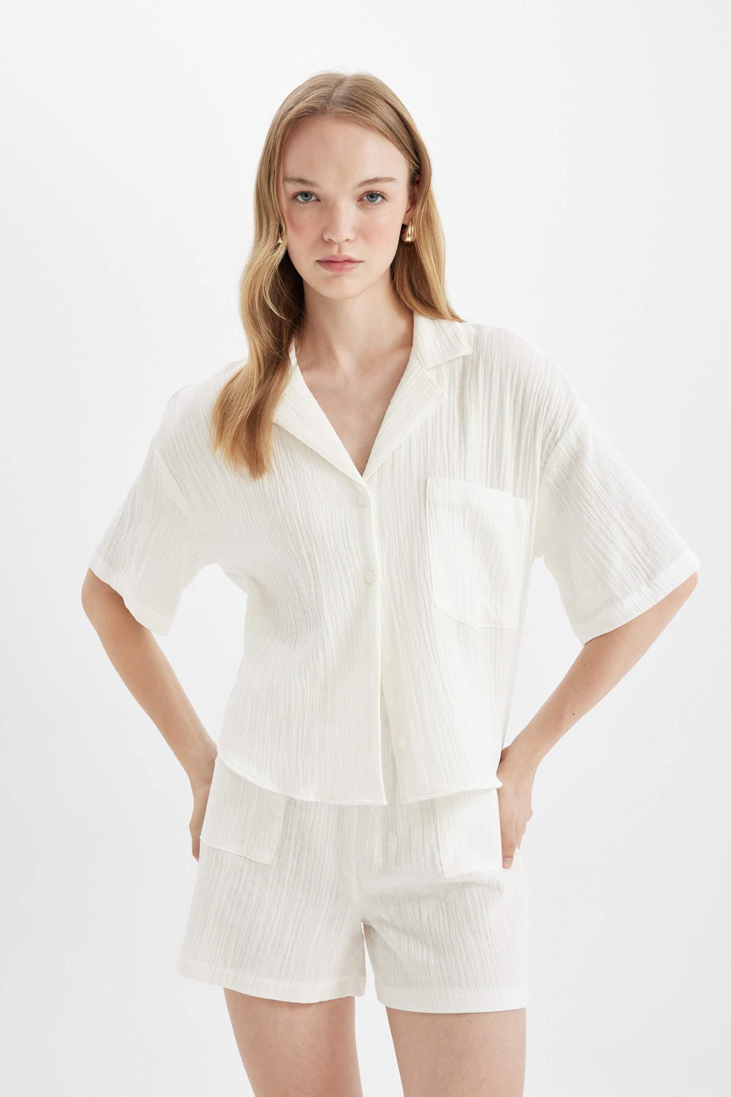 قميص بولو موسلين نص كم قصة عادية