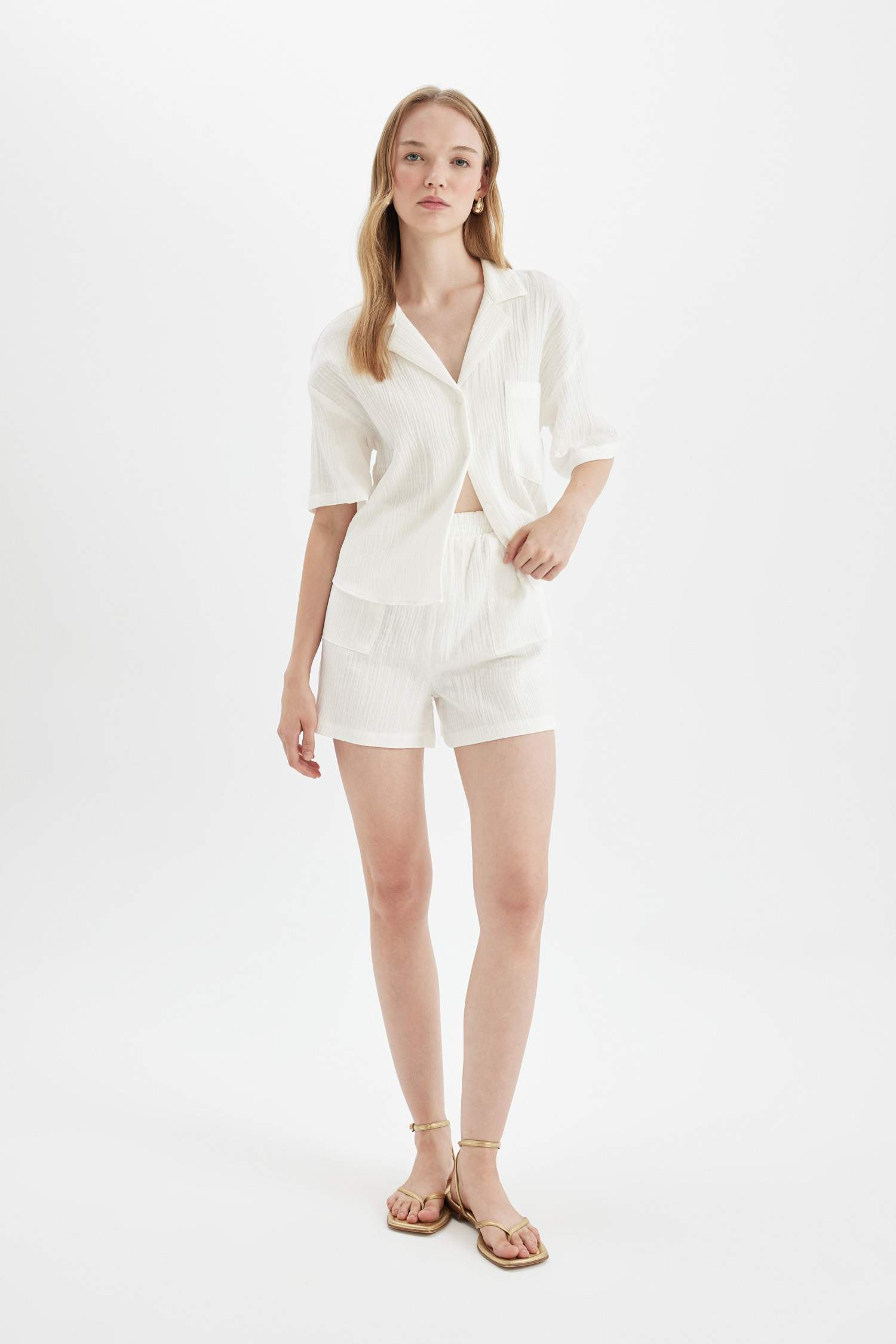 قميص بولو موسلين نص كم قصة عادية