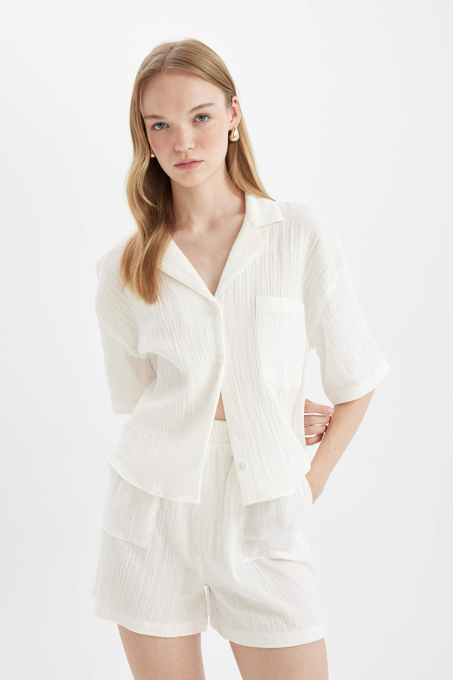 قميص بولو موسلين نص كم قصة عادية