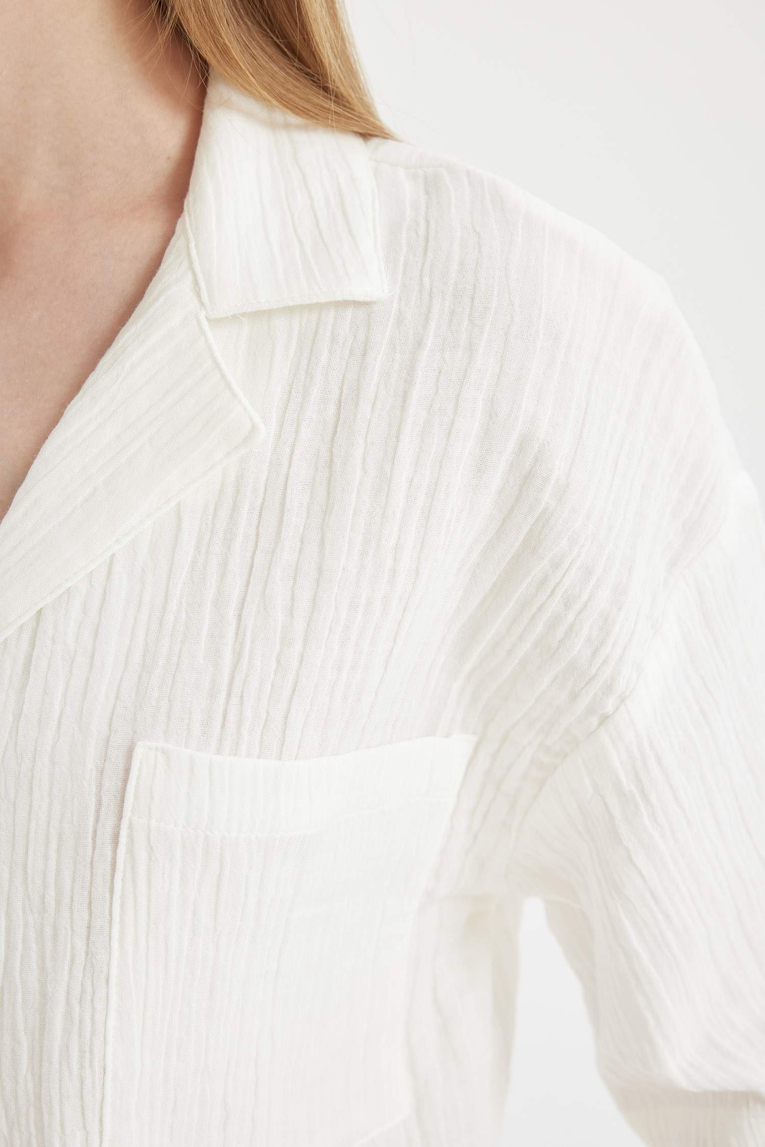 قميص بولو موسلين نص كم قصة عادية