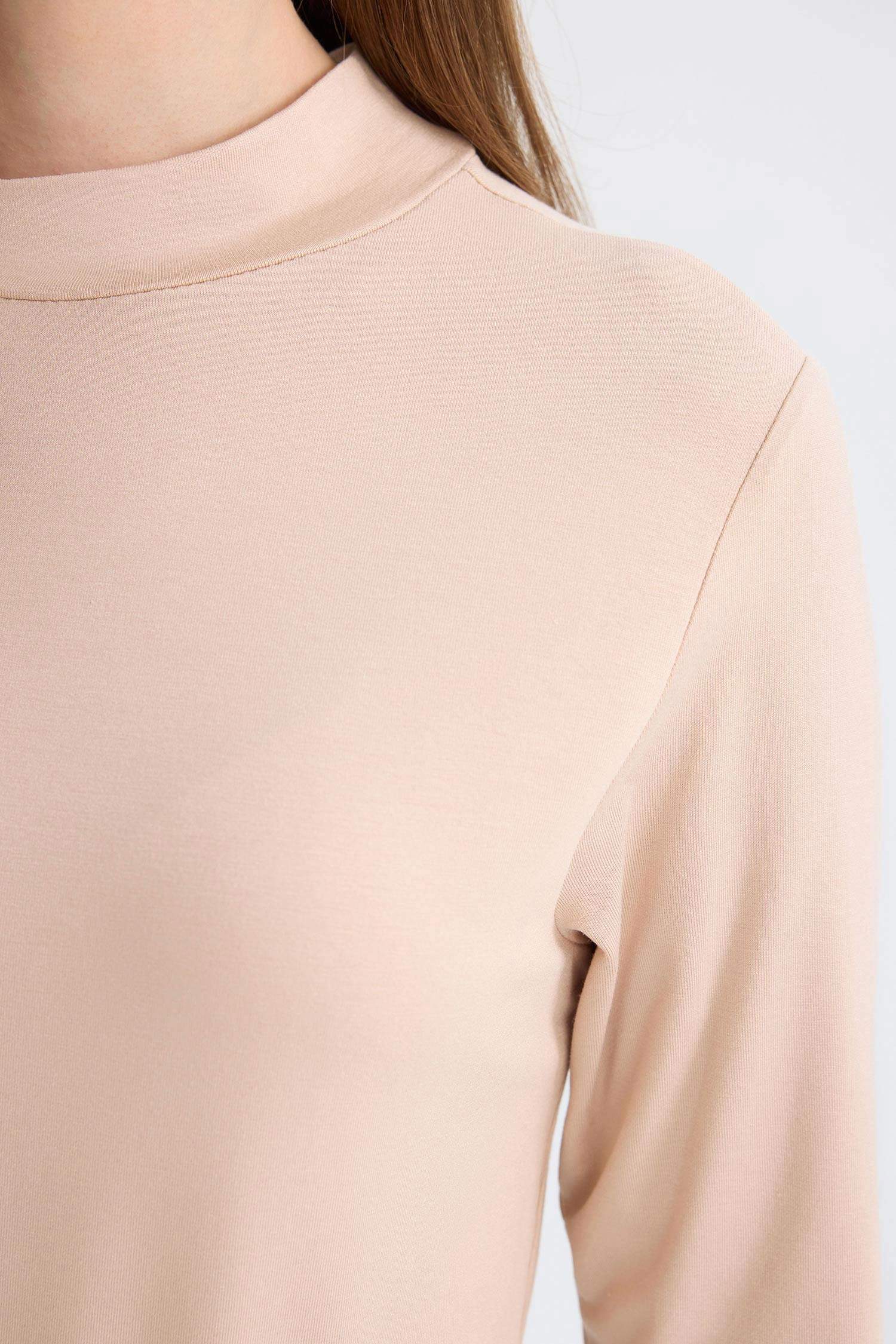 Yarım Balıkçı Yaka Basic Düz  Uzun Kollu Tişört