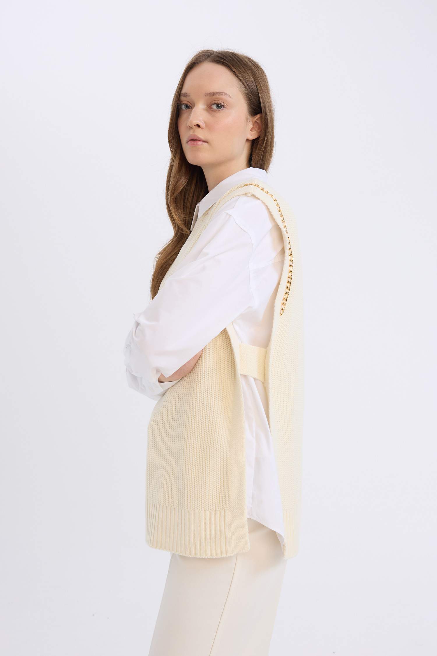 Yarım Balıkçı Yaka Basic Düz Yan Yırtmaçlı Triko Süveter