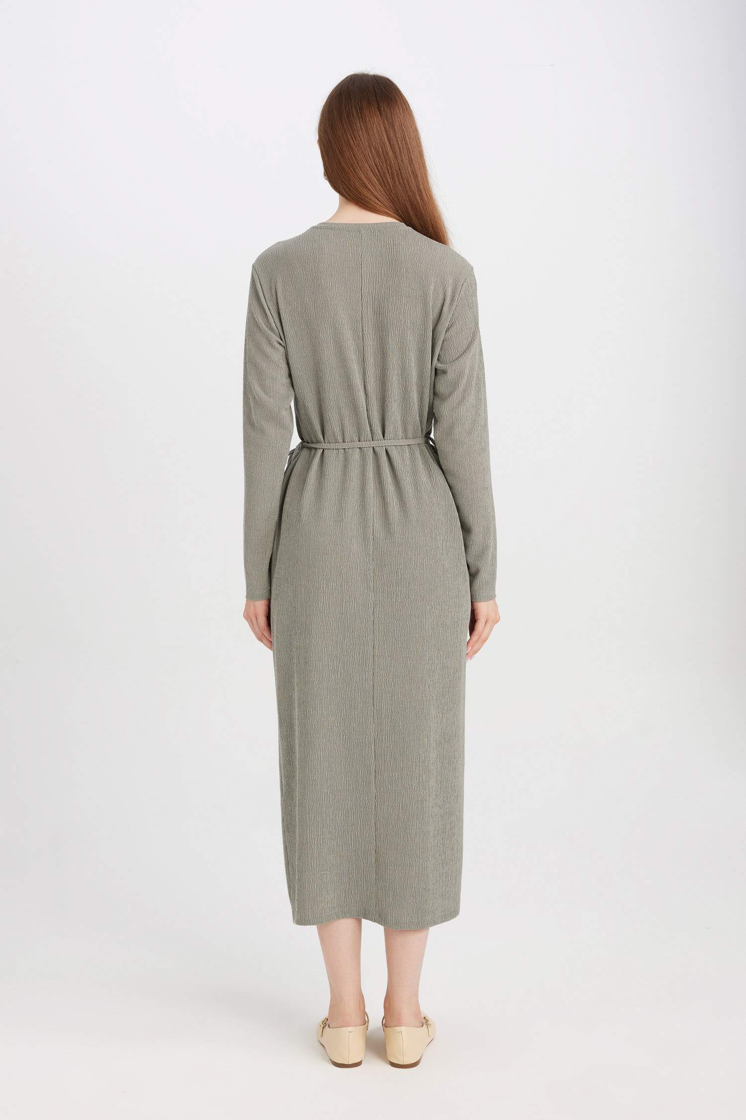 فستان ميدي منسوج كم طويل قصة عادية