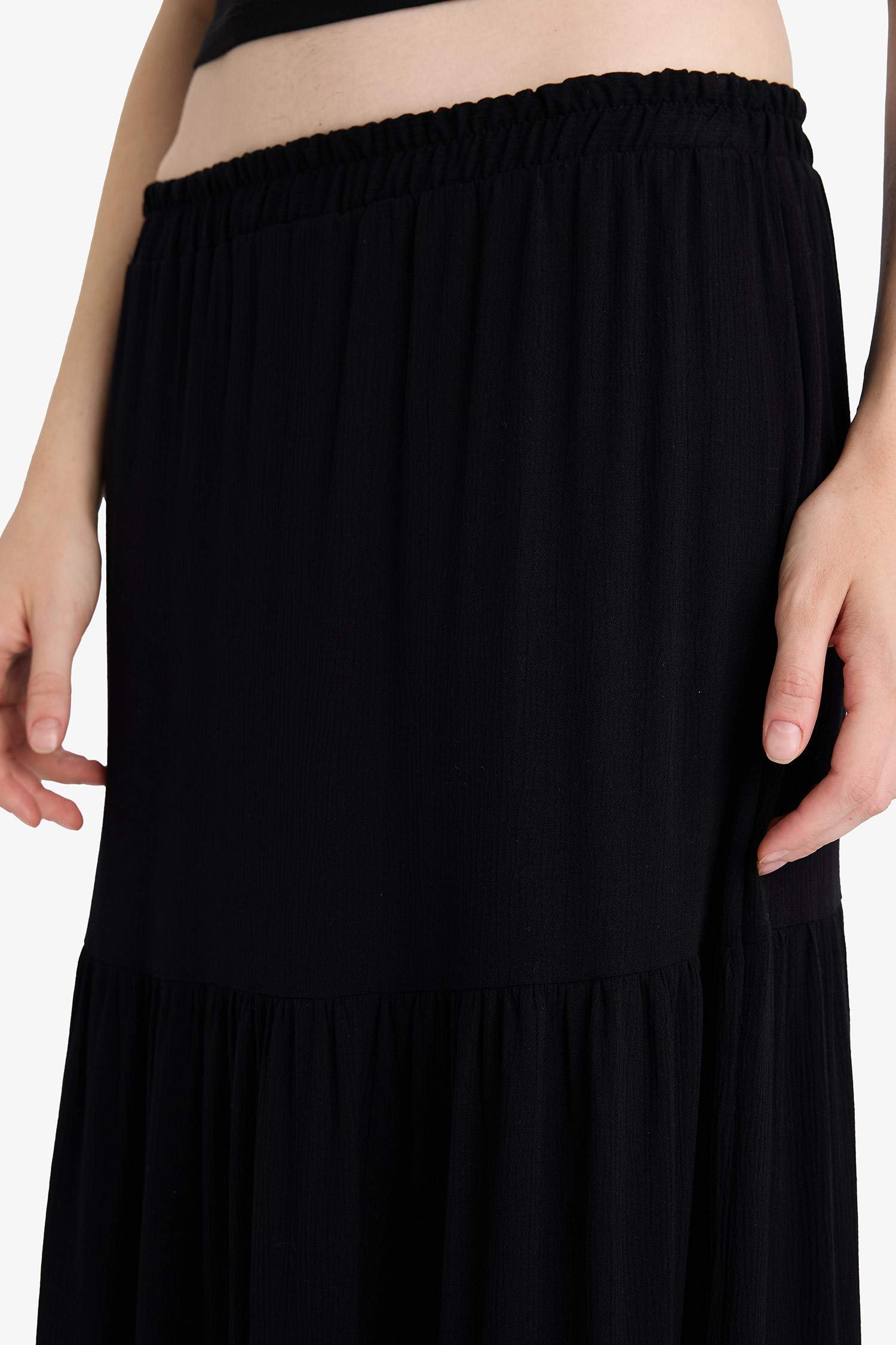 تنورة طويلة فيسكوز كرنكيل بخصر عالي وبطانة قطنية