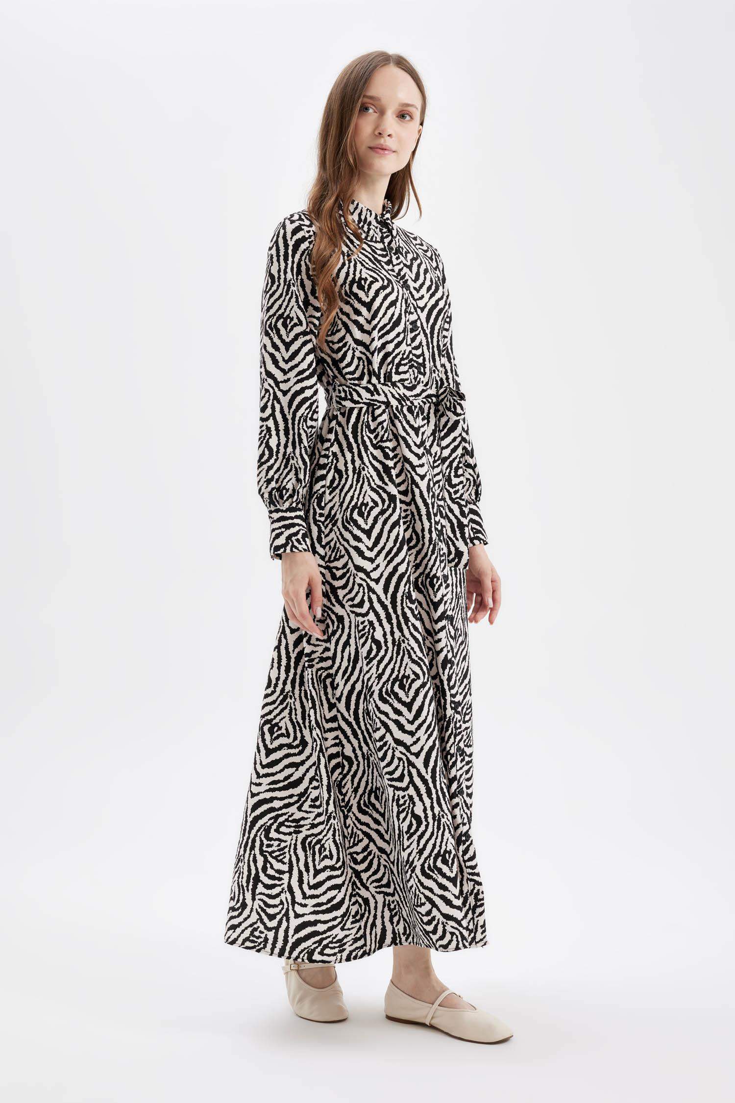 فستان طويل مطبوع ردن طويل وقصة A بياخة قميص