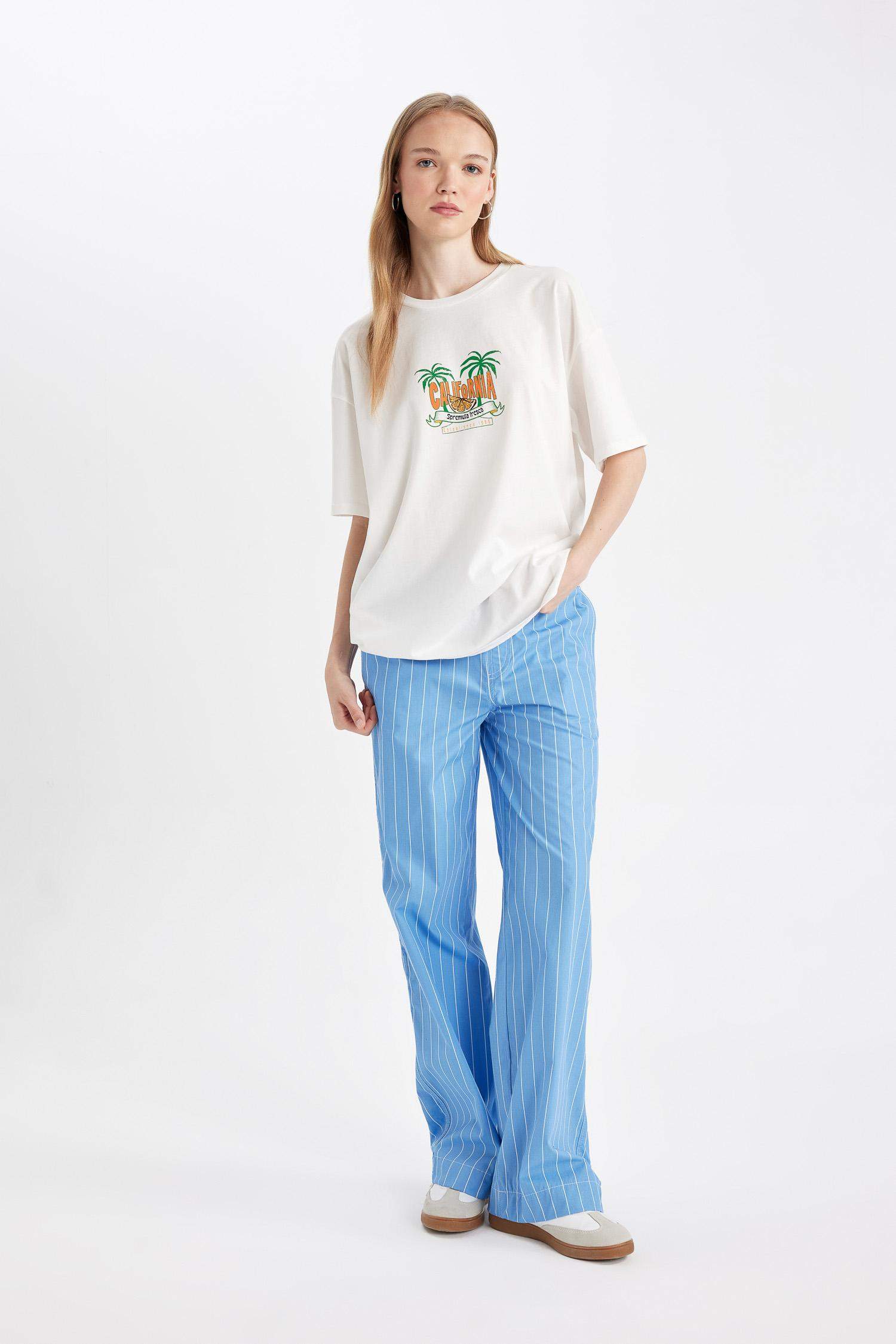 تيشيرت نص كم واسع مطبوع برقبة مستديرة