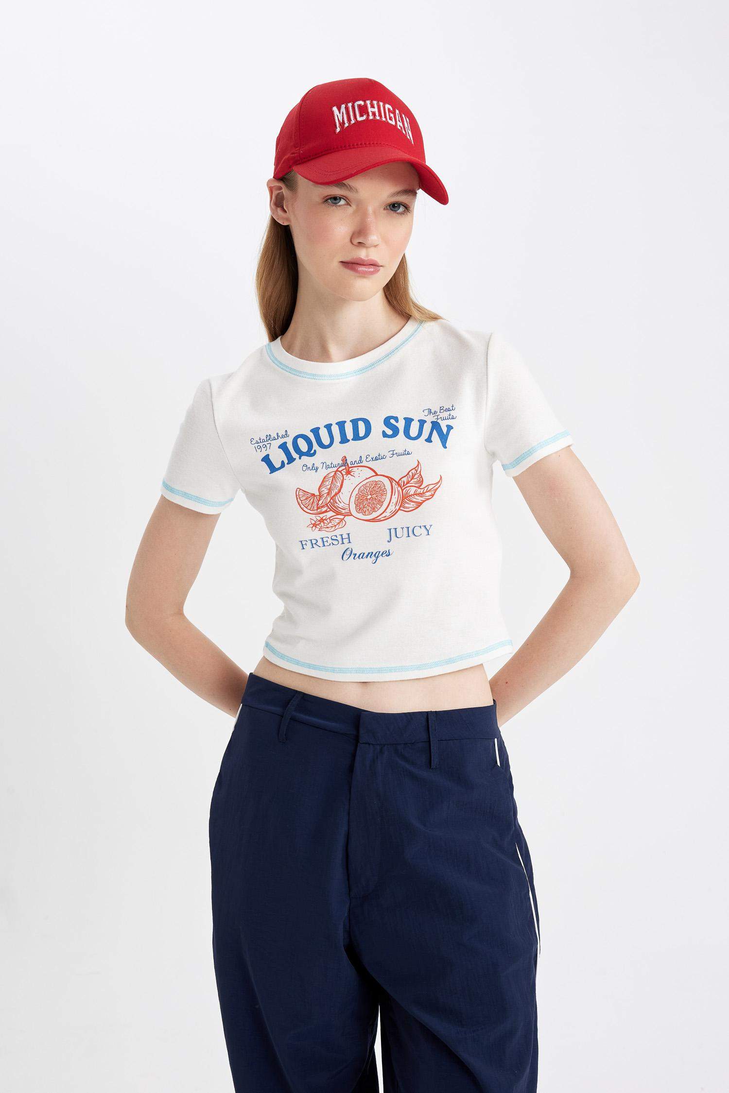 تيشيرت قصير نص كم سليم فيت مضلع برقبة مستديرة