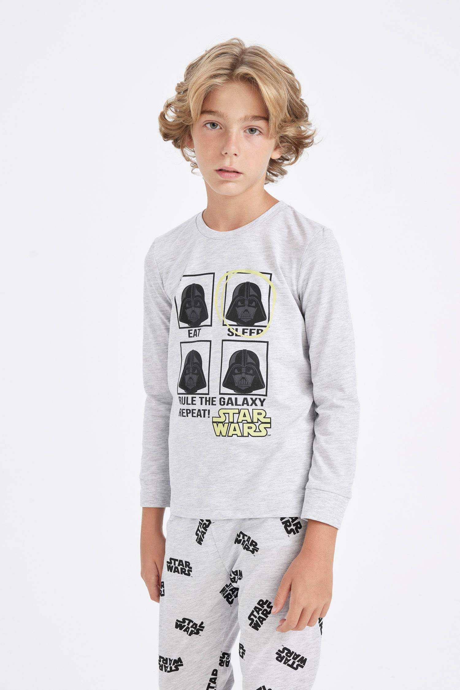 طقم بيجاما ولادي قصة عادية من ستار وورز - قطعتين