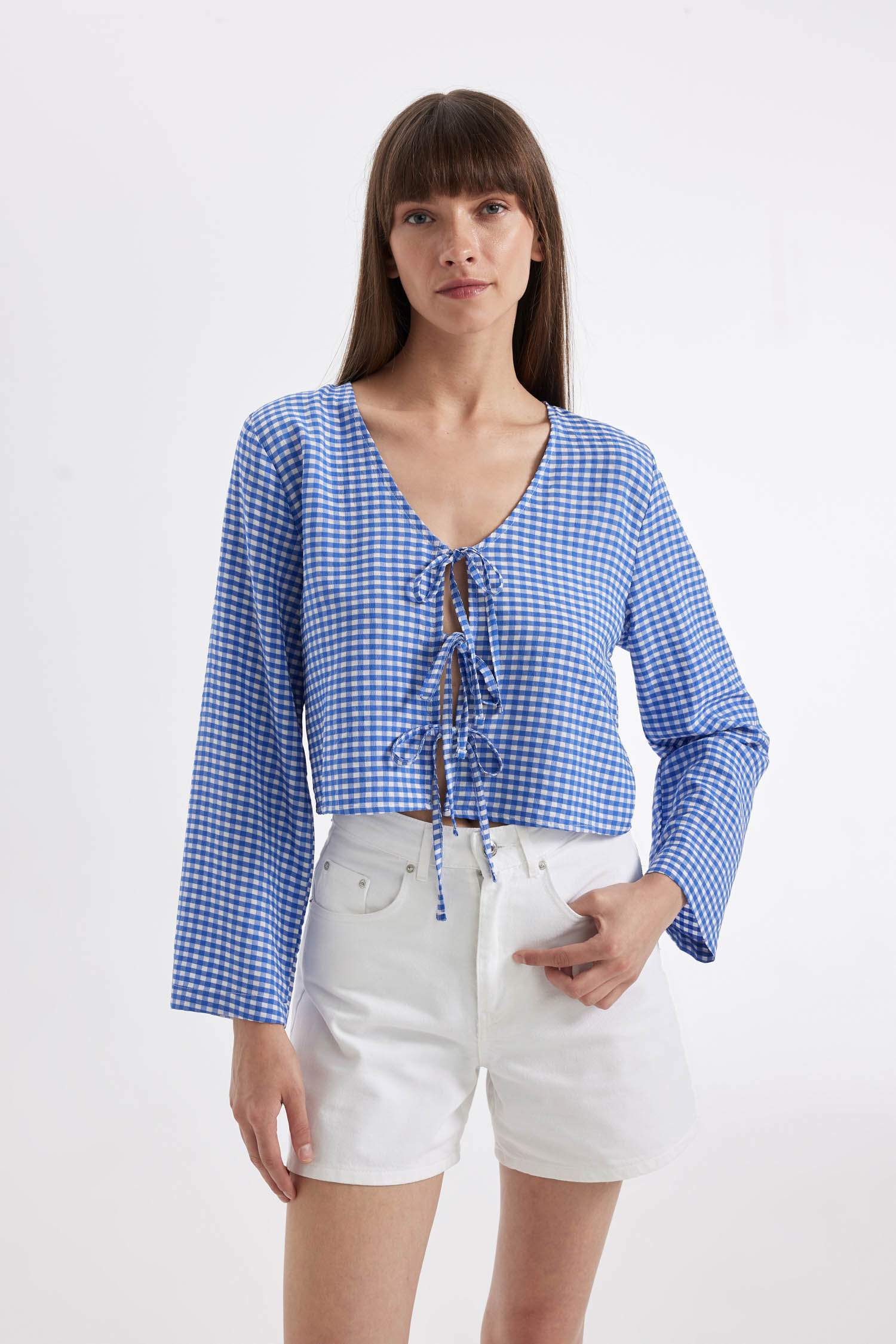 Regular Fit Kareli V Yaka Önden Bağlamalı Krinkıl Uzun Kollu Bluz