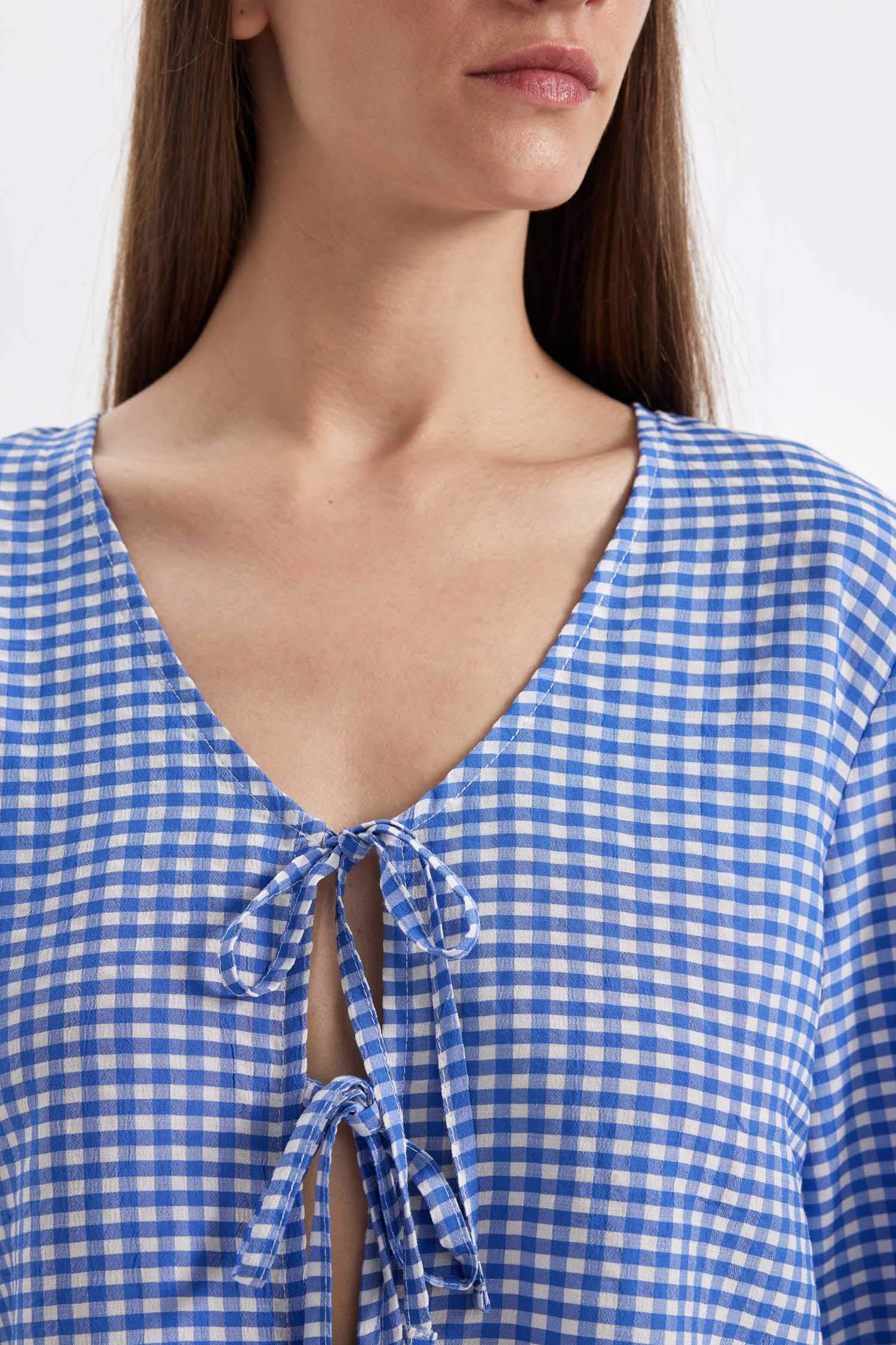 Regular Fit Kareli V Yaka Önden Bağlamalı Krinkıl Uzun Kollu Bluz