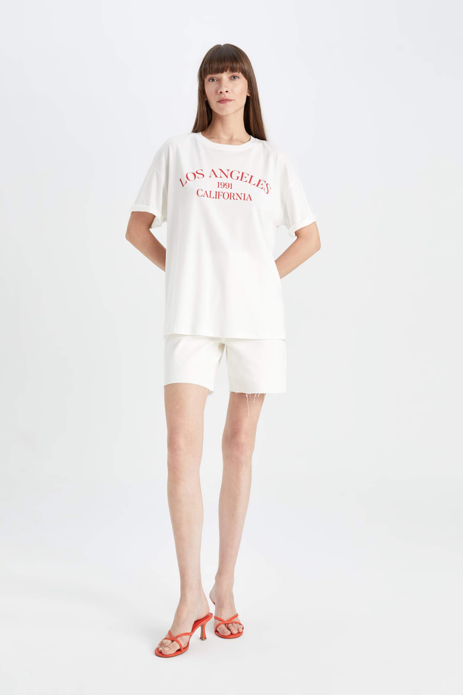 تيشيرت نص كم واسع برقبة مستديرة