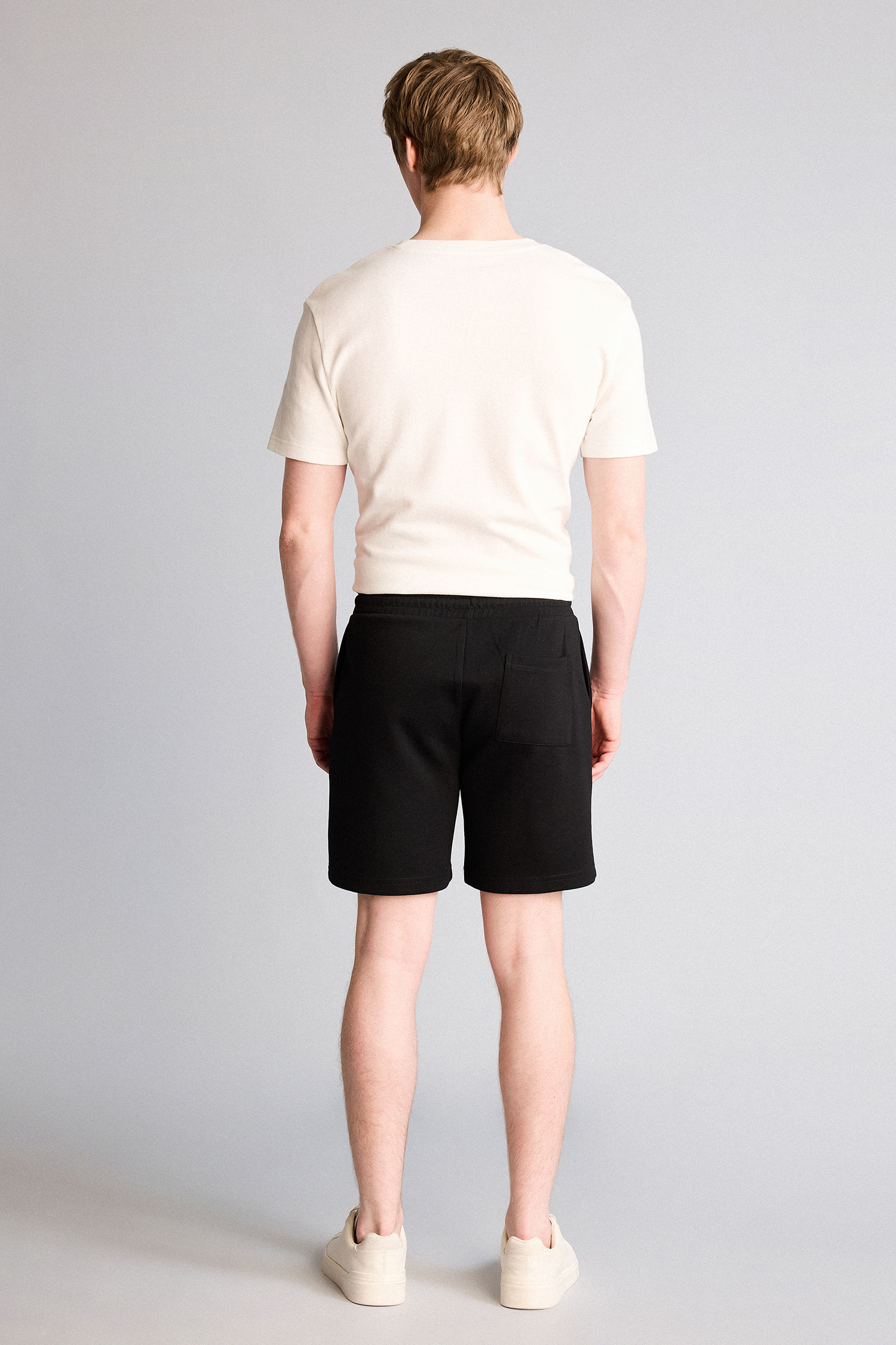 DeFacto Regular Fit Basic Düz Şort görsel 5