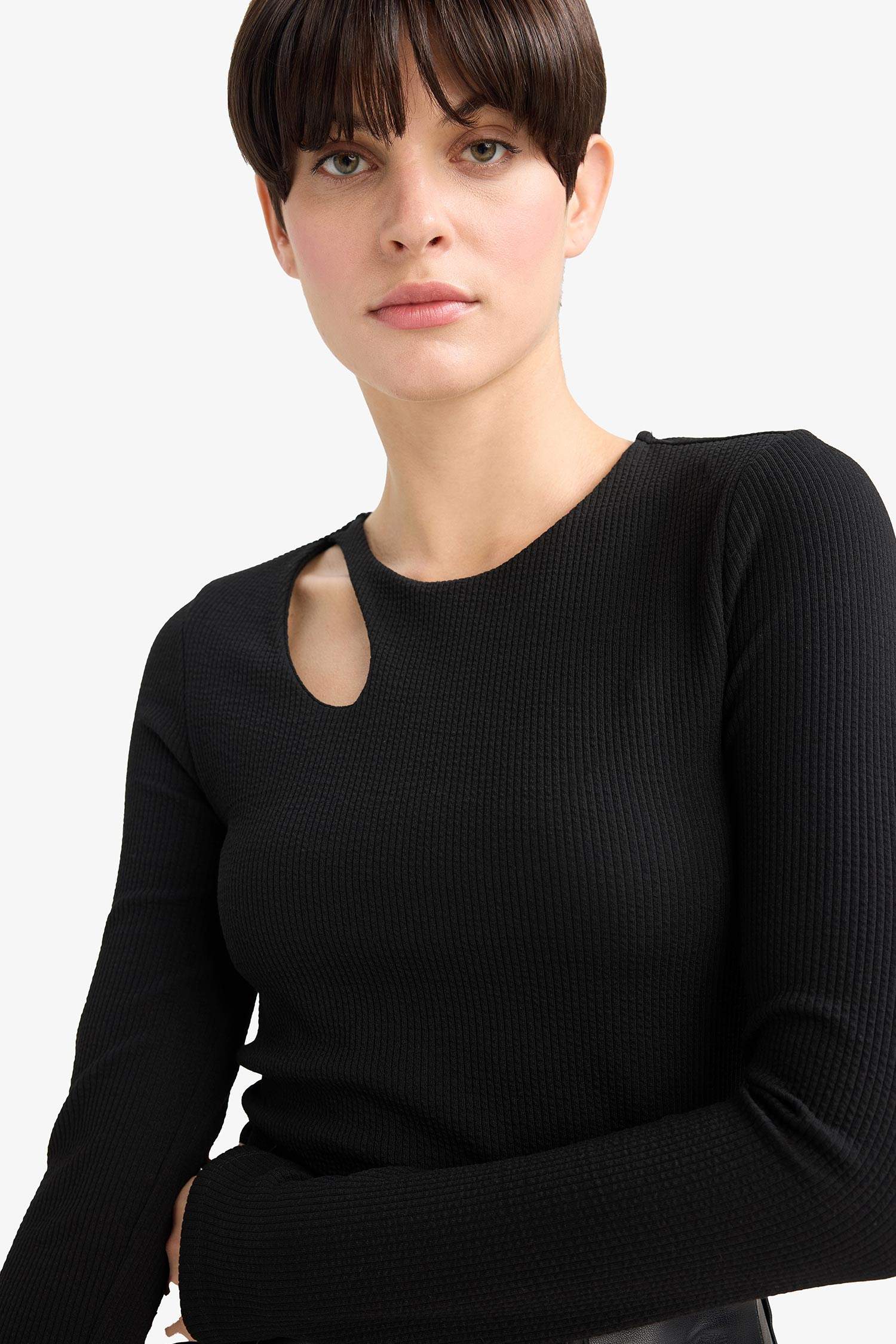 Slim Fit Long Sleeved Crew Neck T-shirt