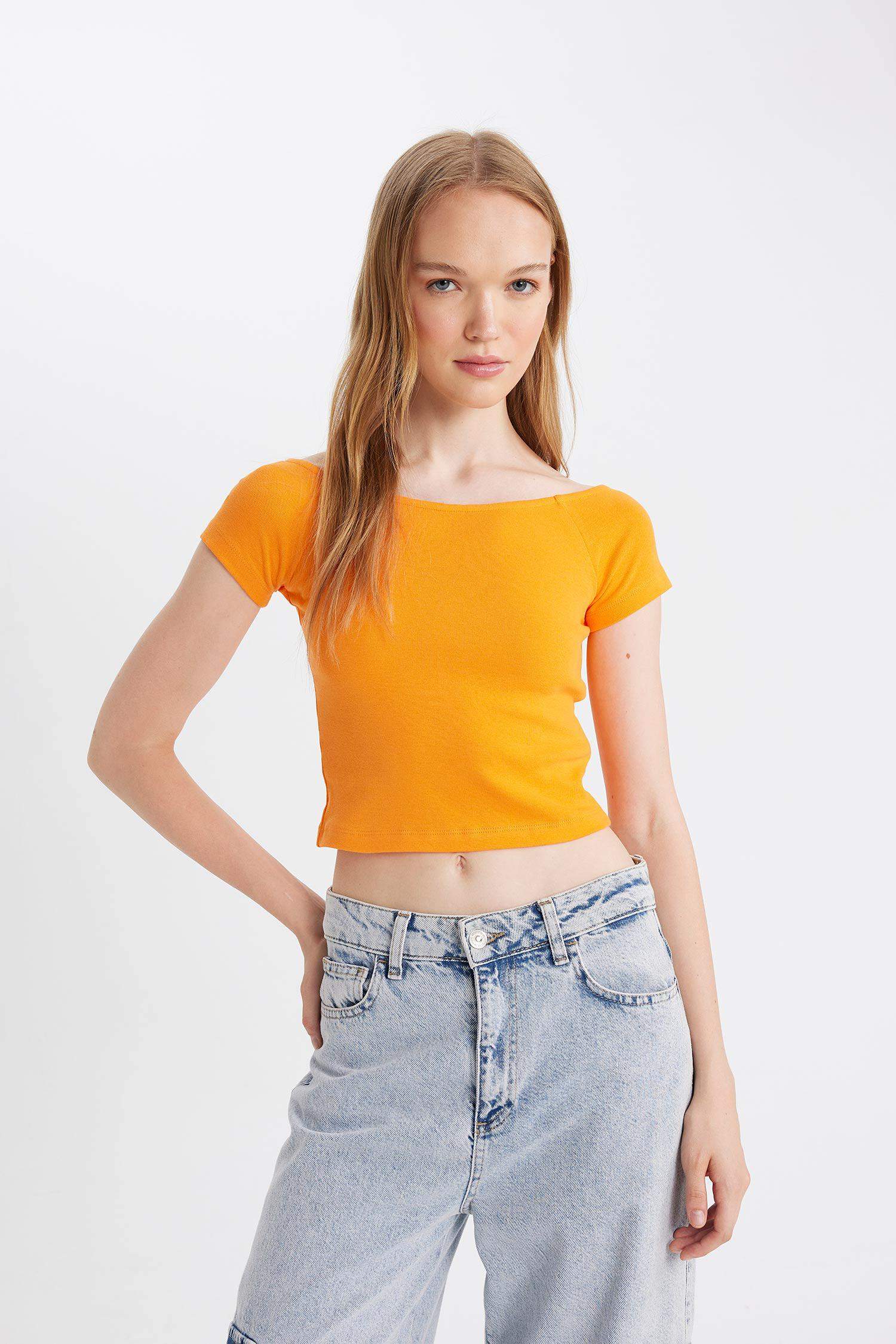 T-Shirt Slim à Manches Courtes